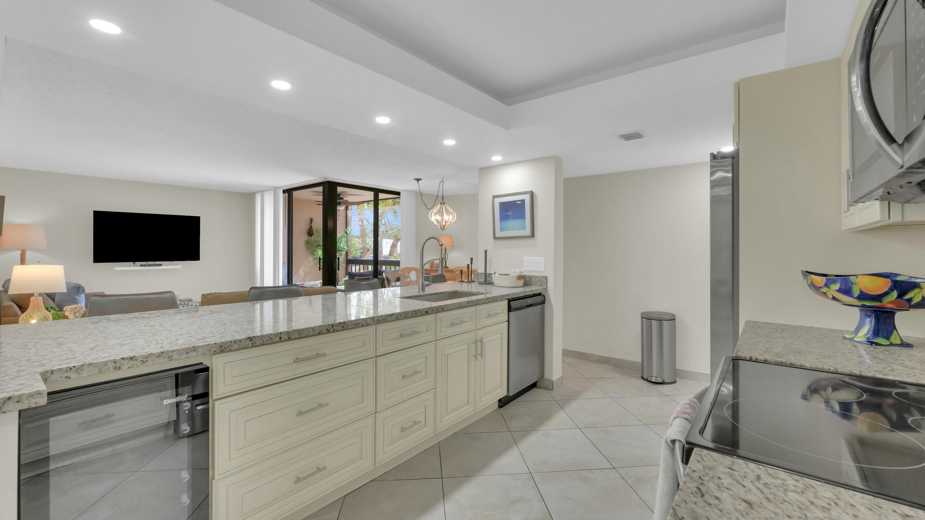 LAVERS DELRAY RACQUET CLUB CONDO - Residential Lease