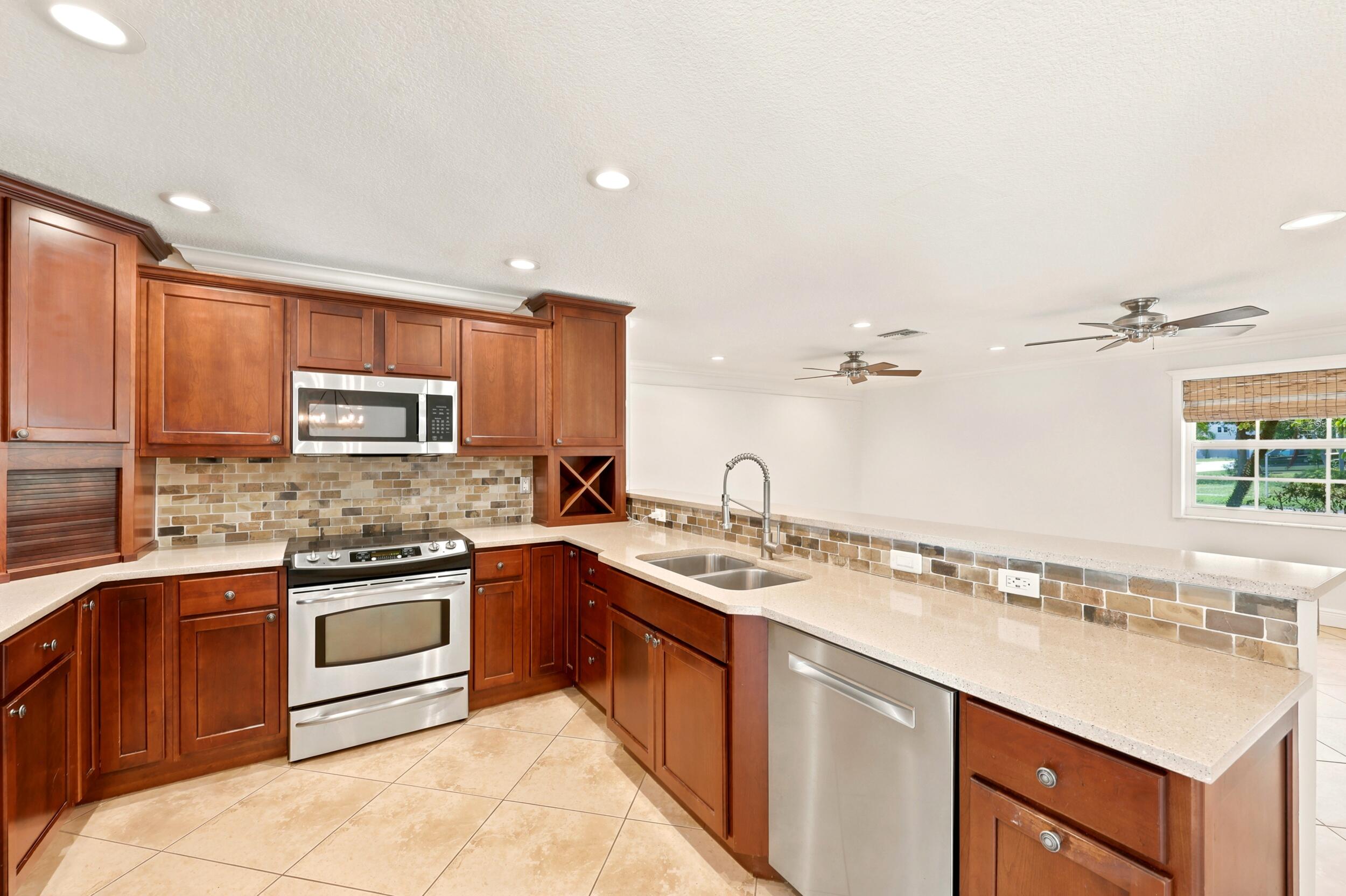 BOCA RATON SQUARE UNIT 4 - Residential