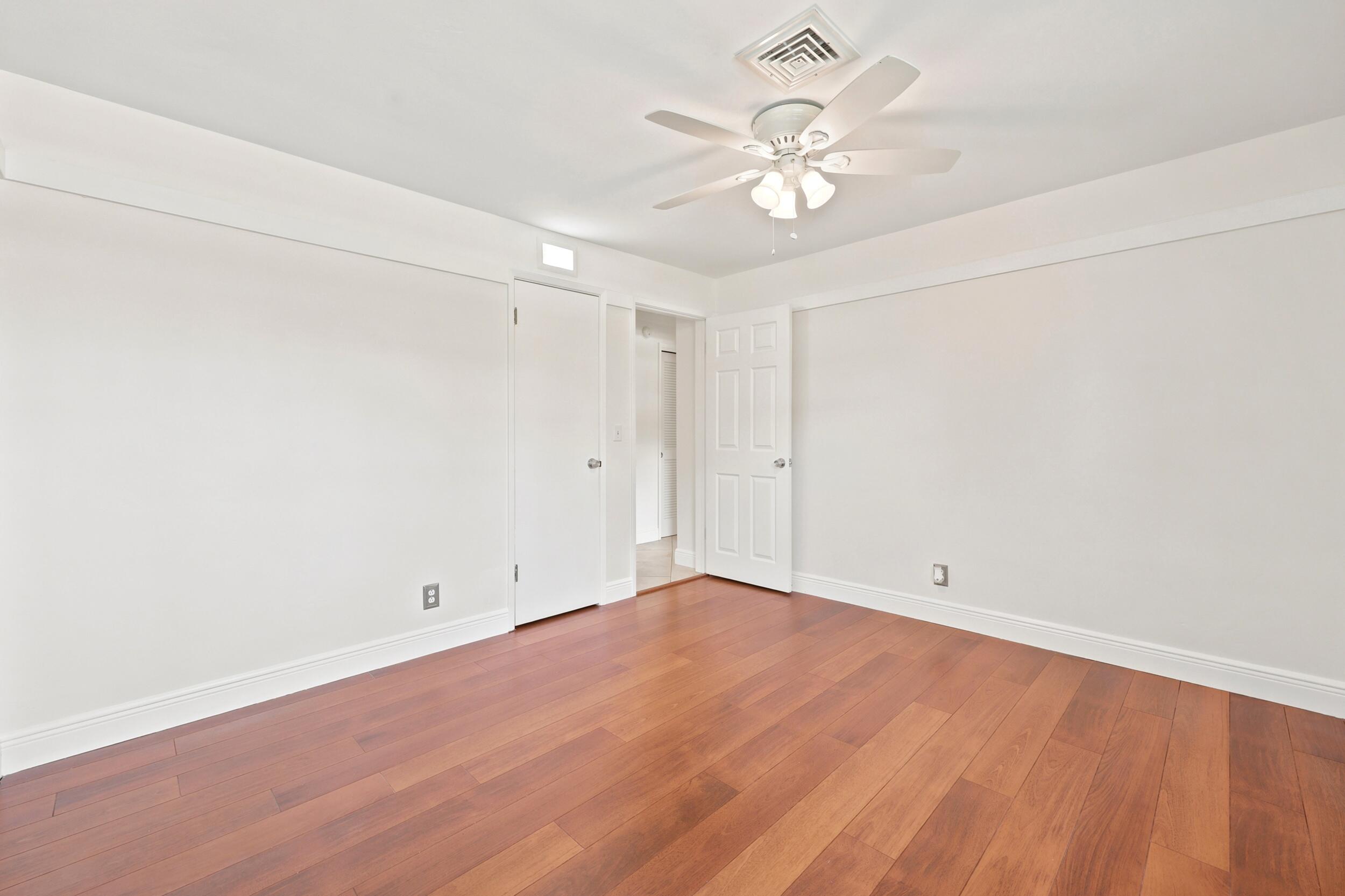 BOCA RATON SQUARE UNIT 4 - Residential
