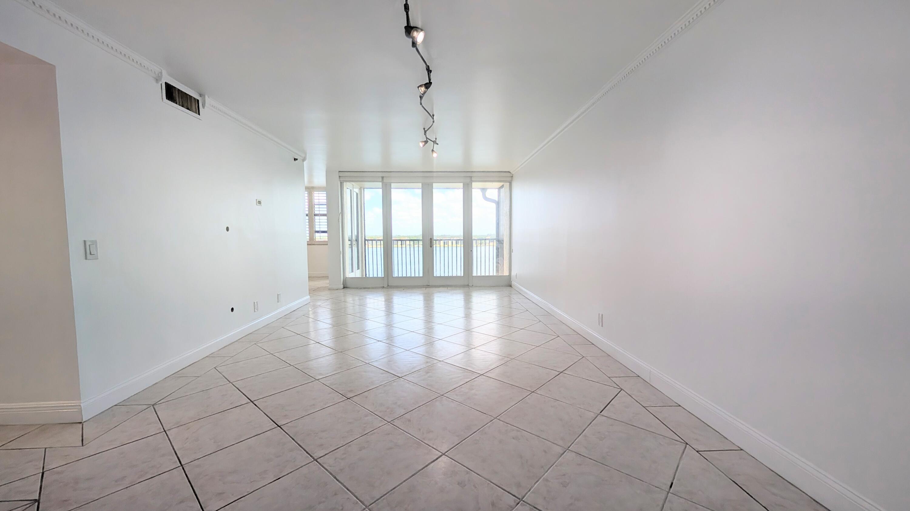LAKE EMERALD CONDOMINIUM NO - Residential