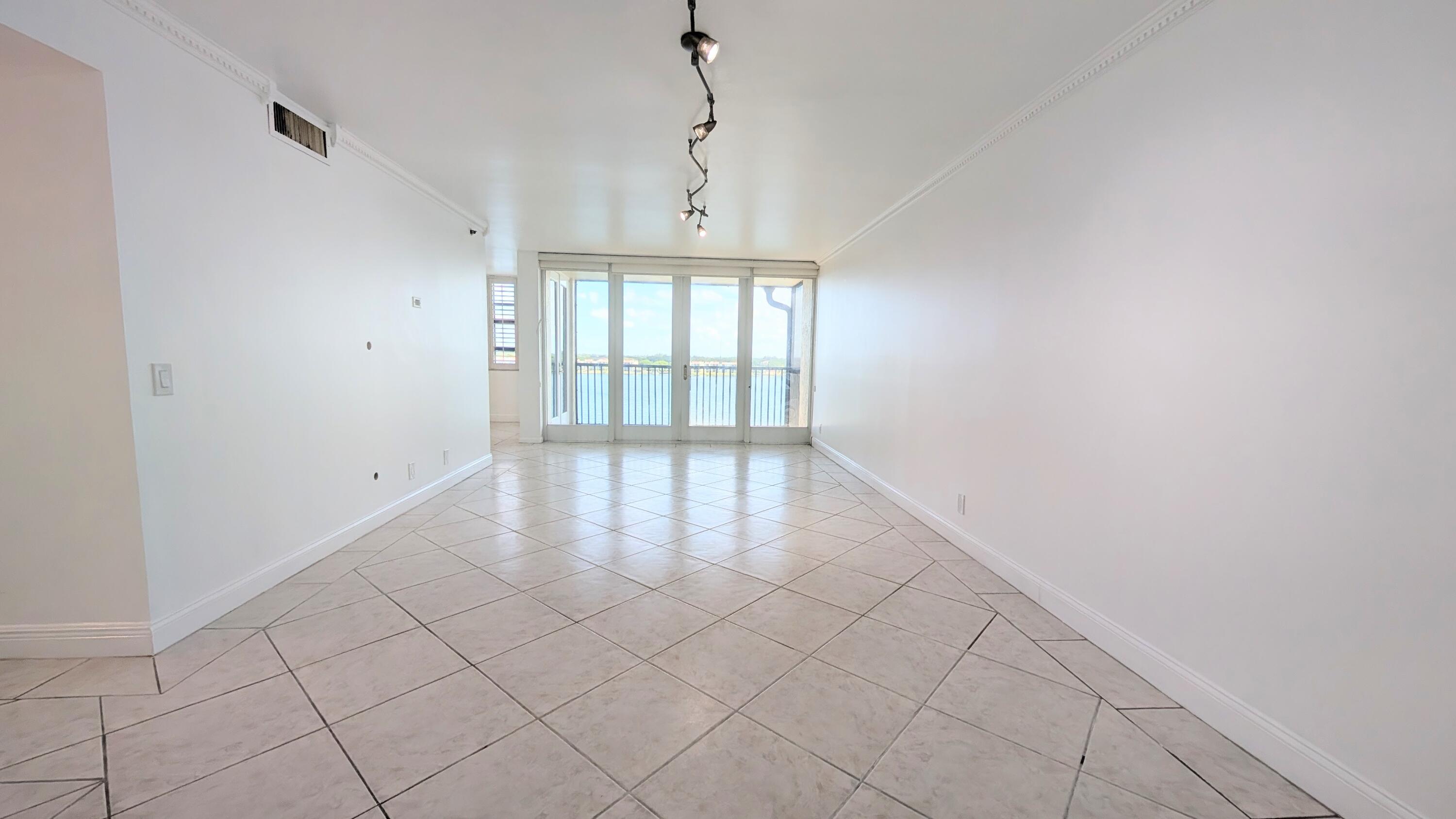 LAKE EMERALD CONDOMINIUM NO - Residential