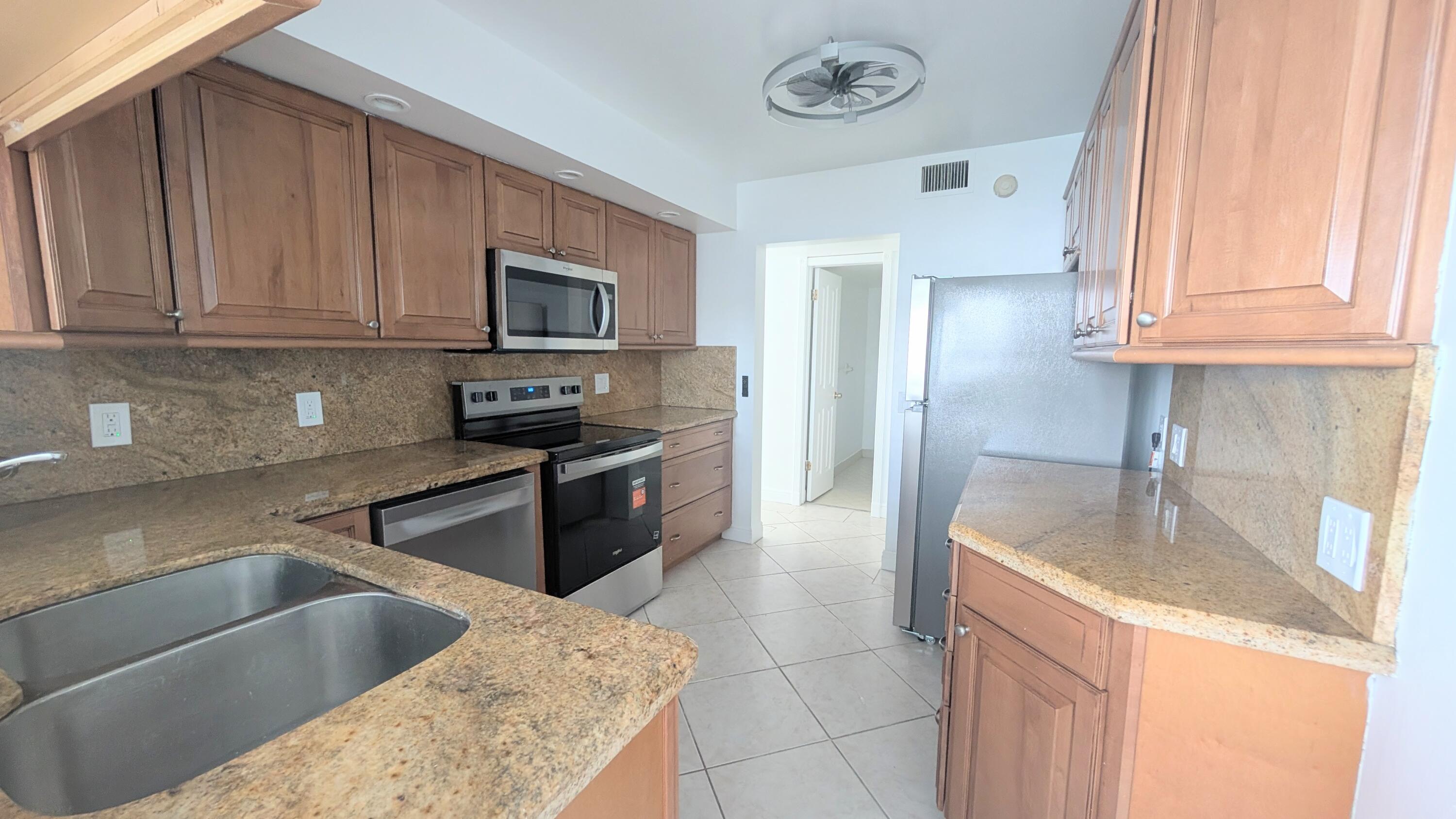 LAKE EMERALD CONDOMINIUM NO - Residential