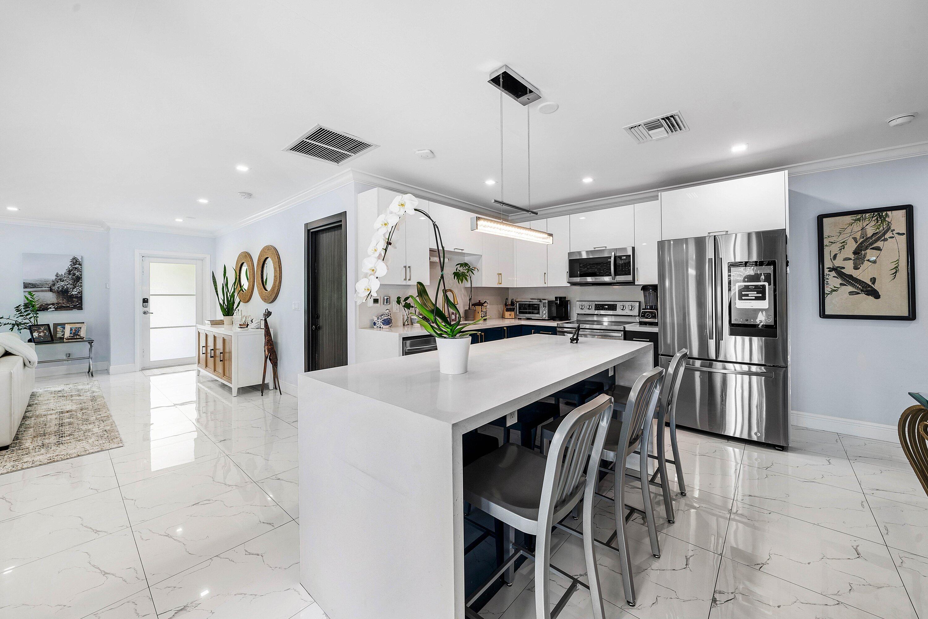 LAKE FLORESTA PARK - Residential