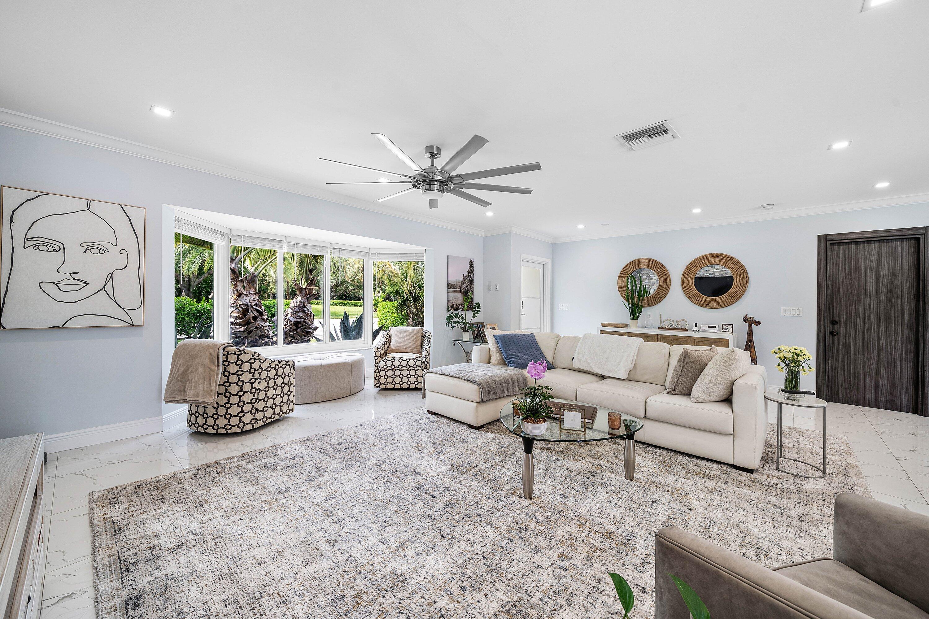 LAKE FLORESTA PARK - Residential
