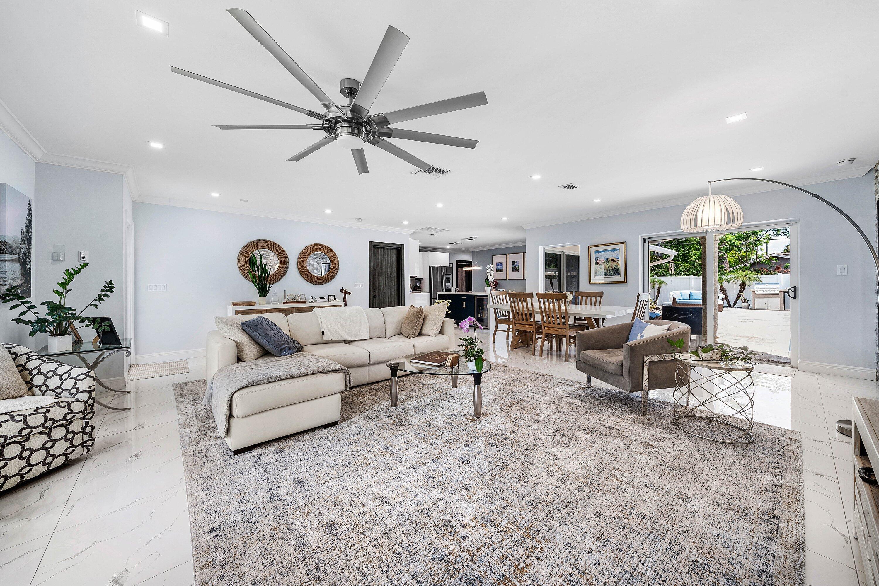 LAKE FLORESTA PARK - Residential