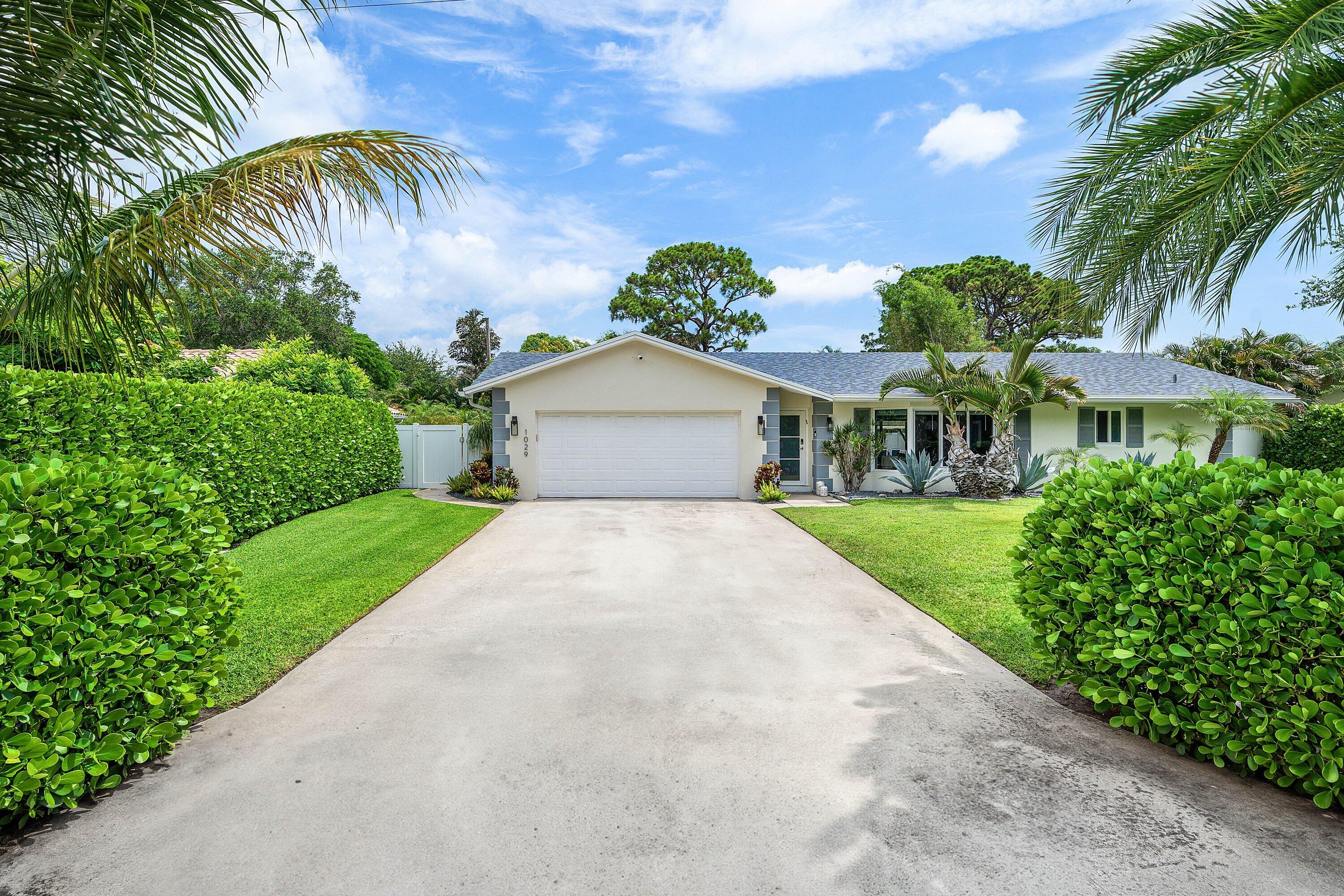 LAKE FLORESTA PARK - Residential