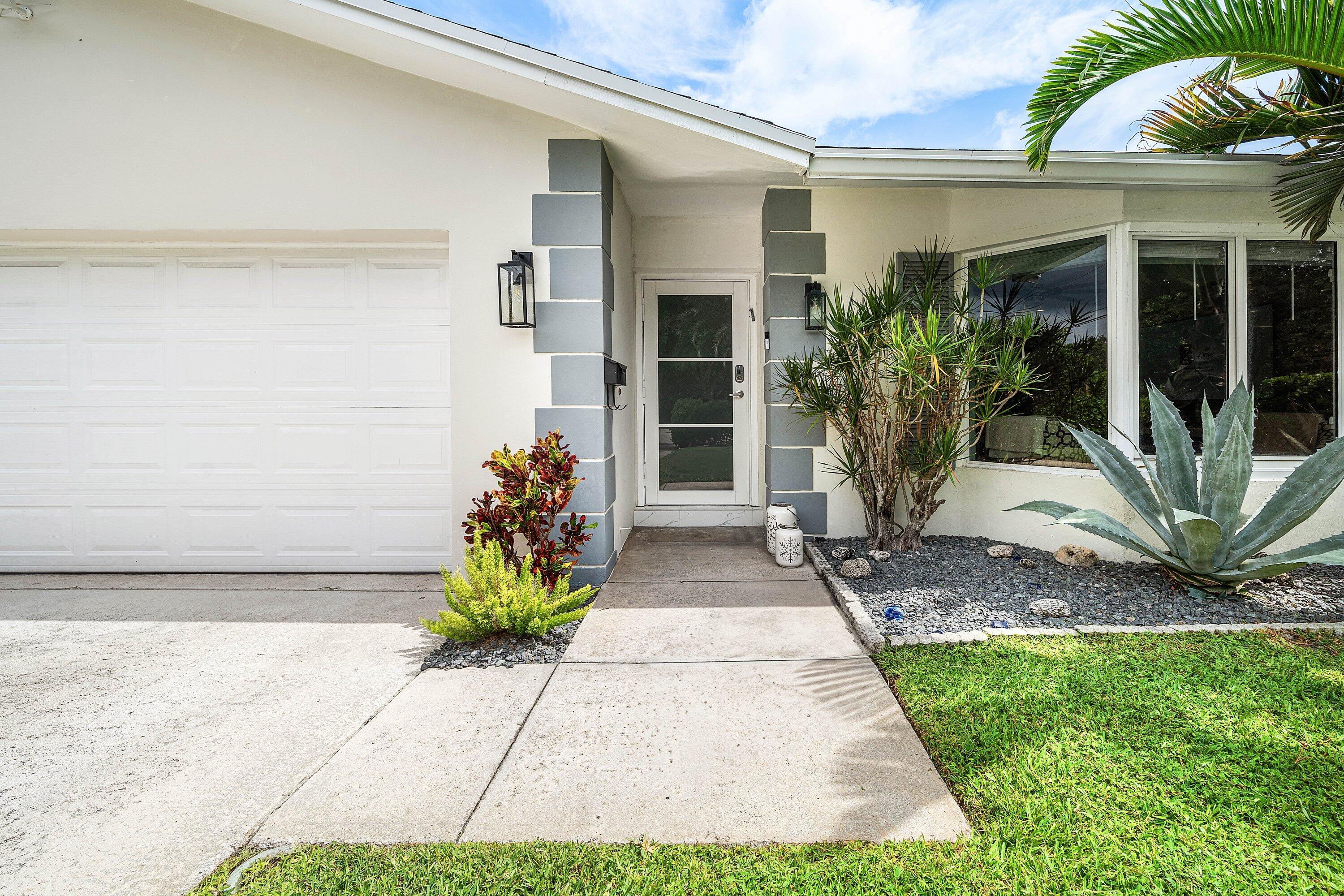 LAKE FLORESTA PARK - Residential