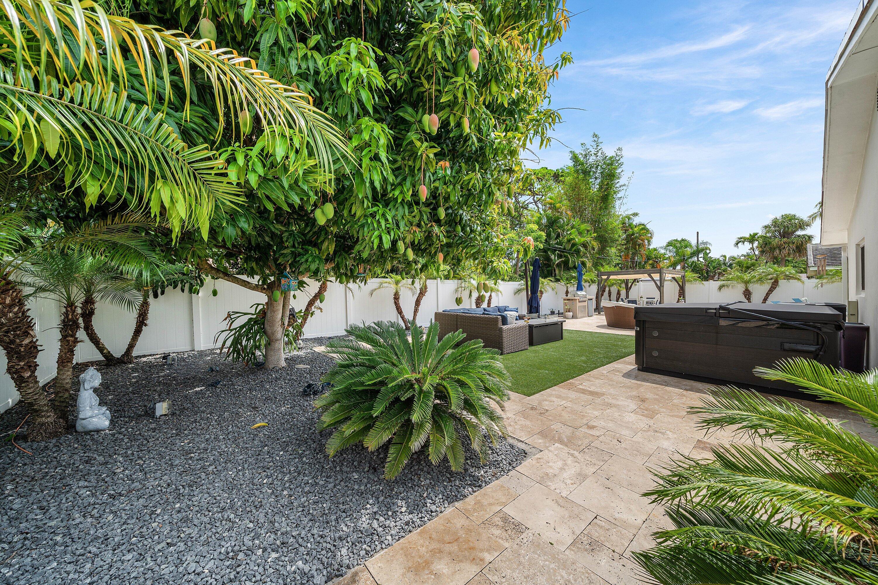 LAKE FLORESTA PARK - Residential