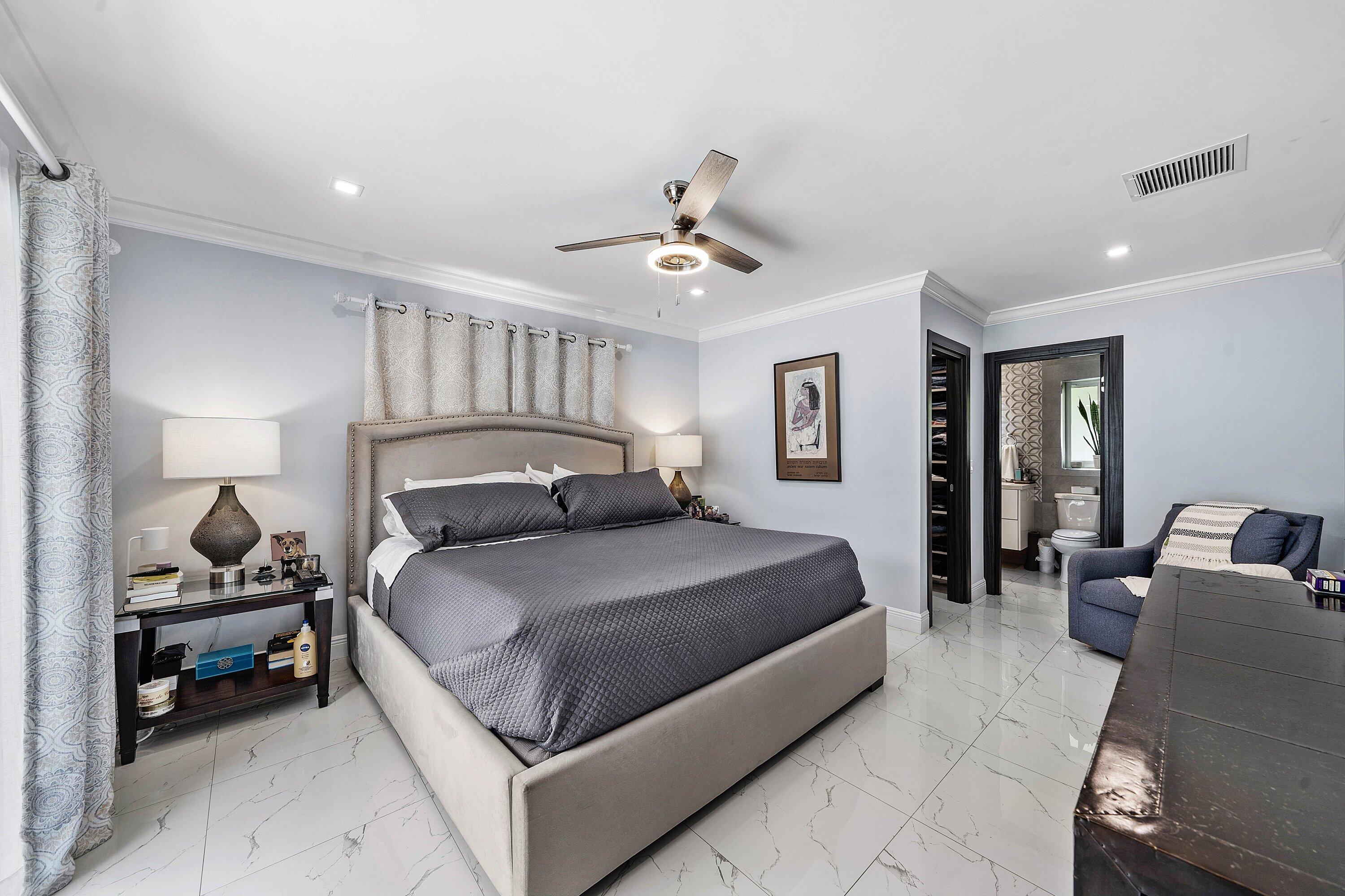 LAKE FLORESTA PARK - Residential