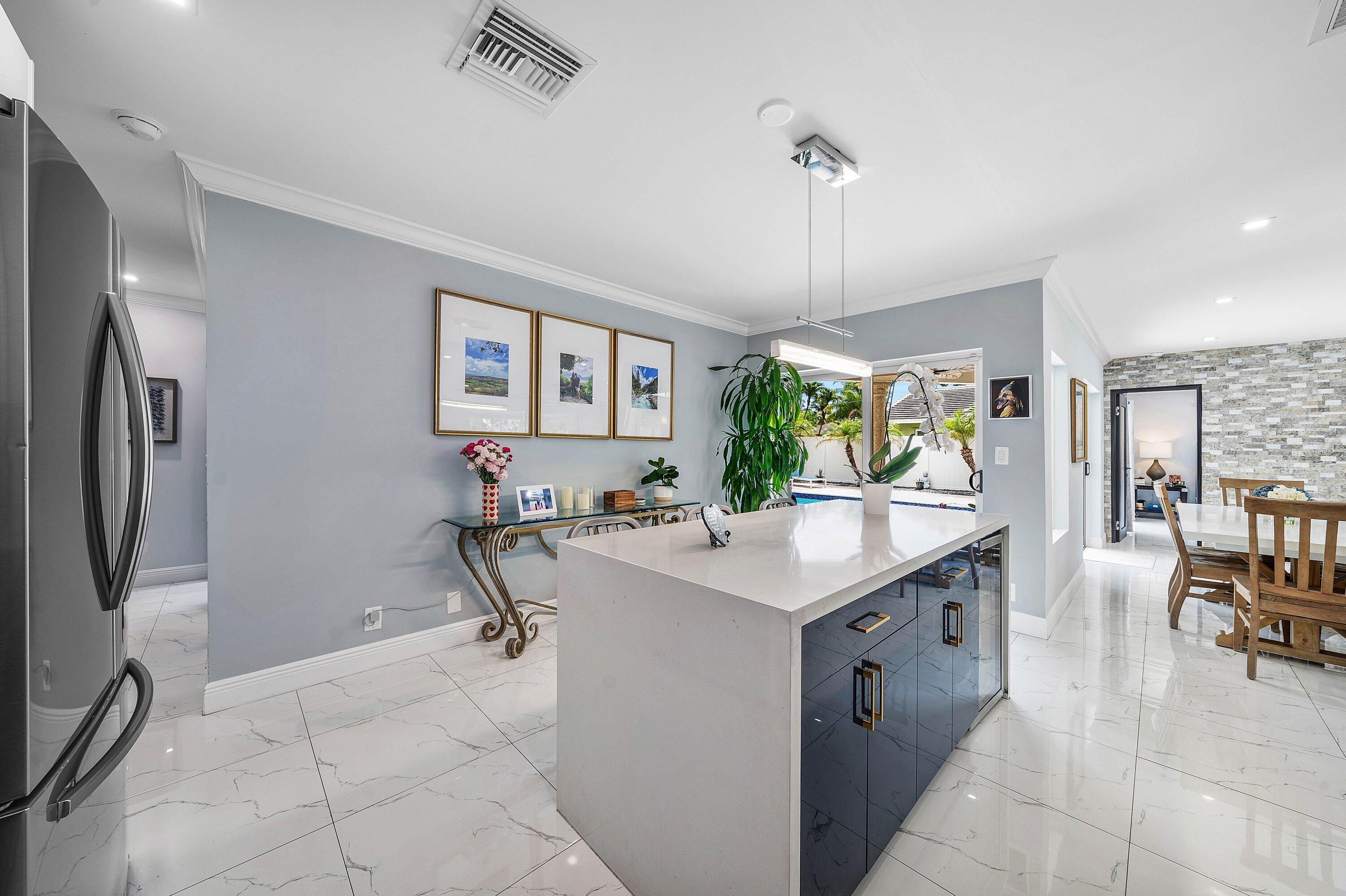 LAKE FLORESTA PARK - Residential