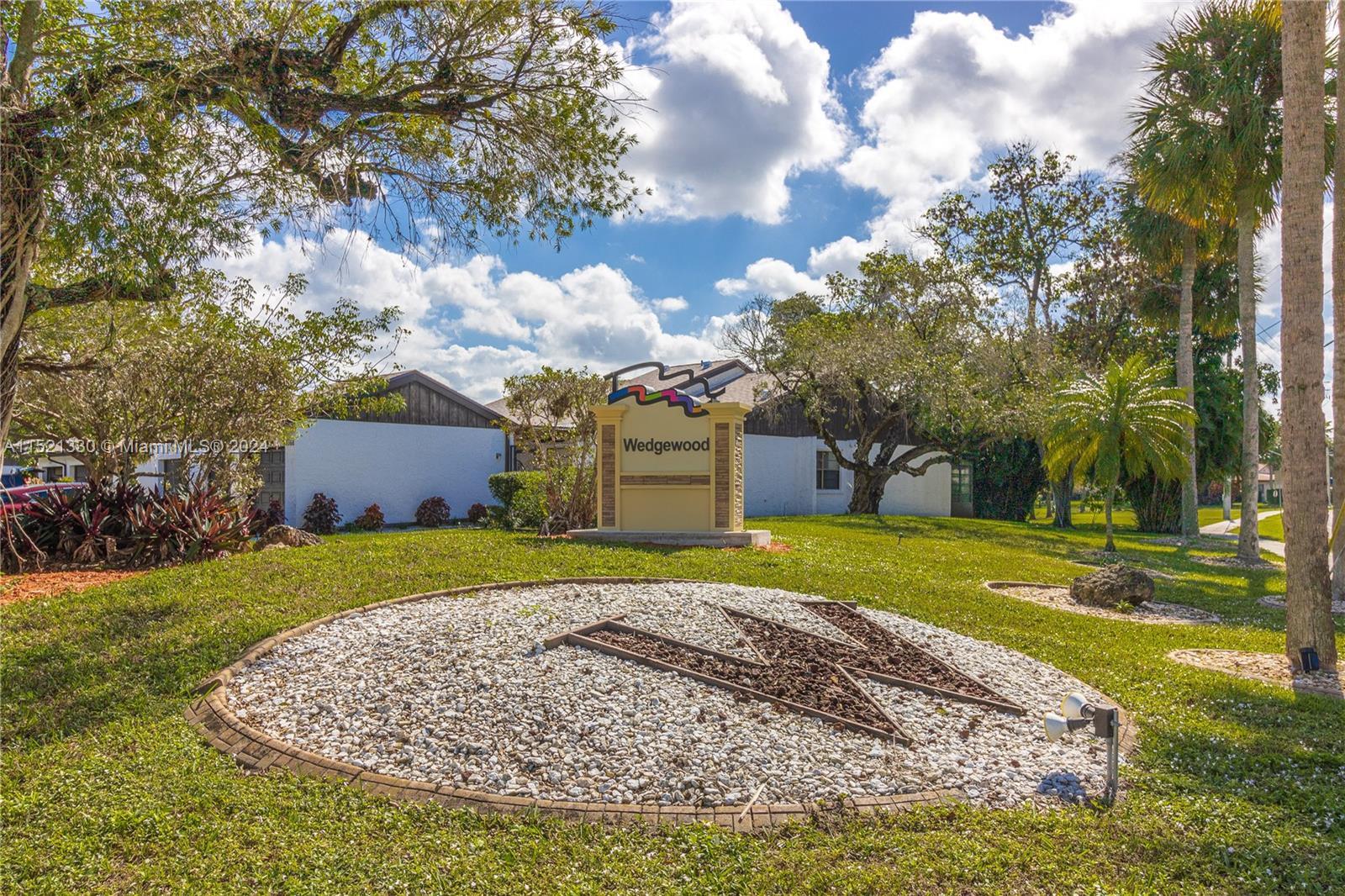 WEDGEWOOD CONDOMINIUM - Residential