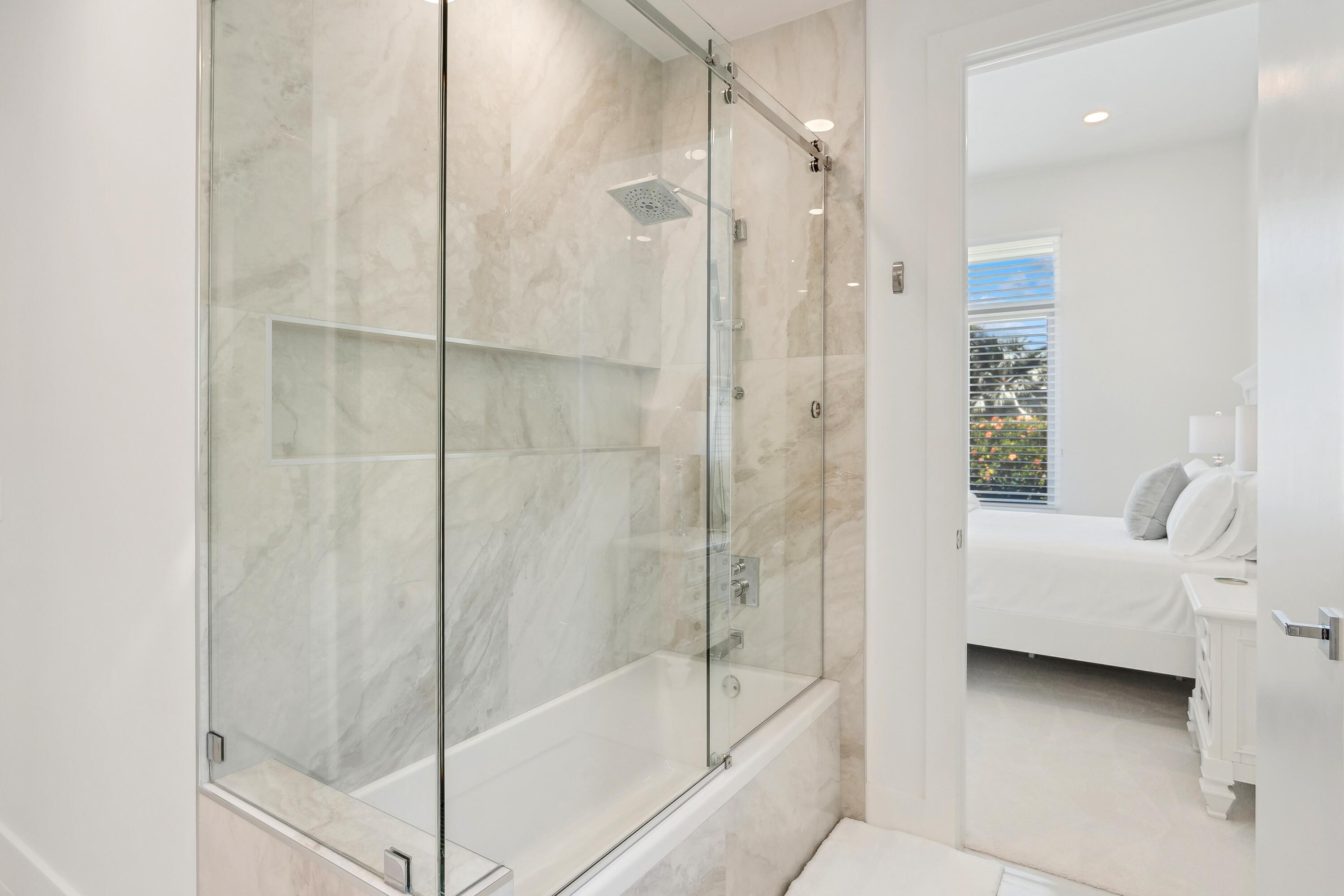SAILFISH POINT - Residential