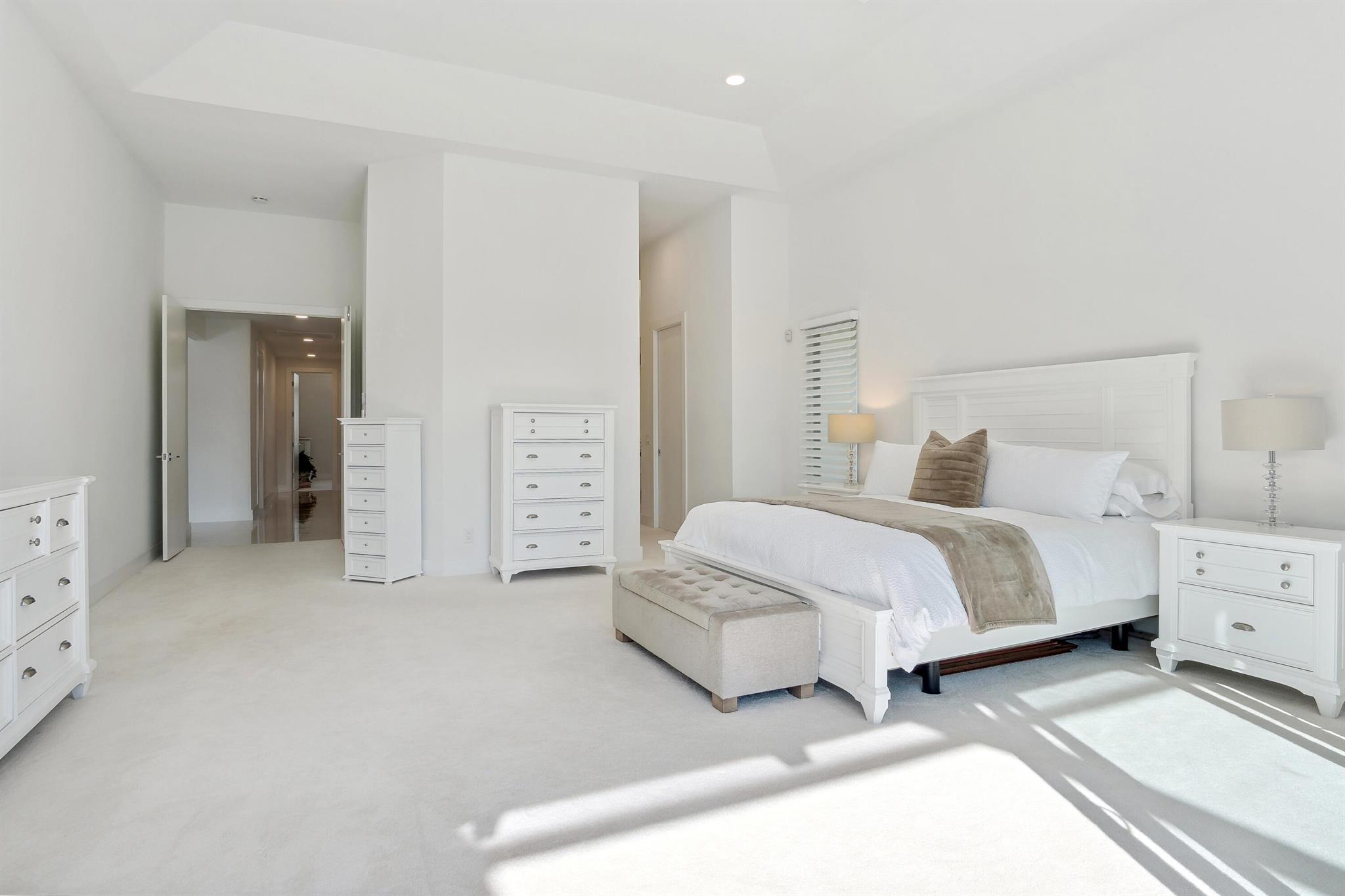 SAILFISH POINT - Residential