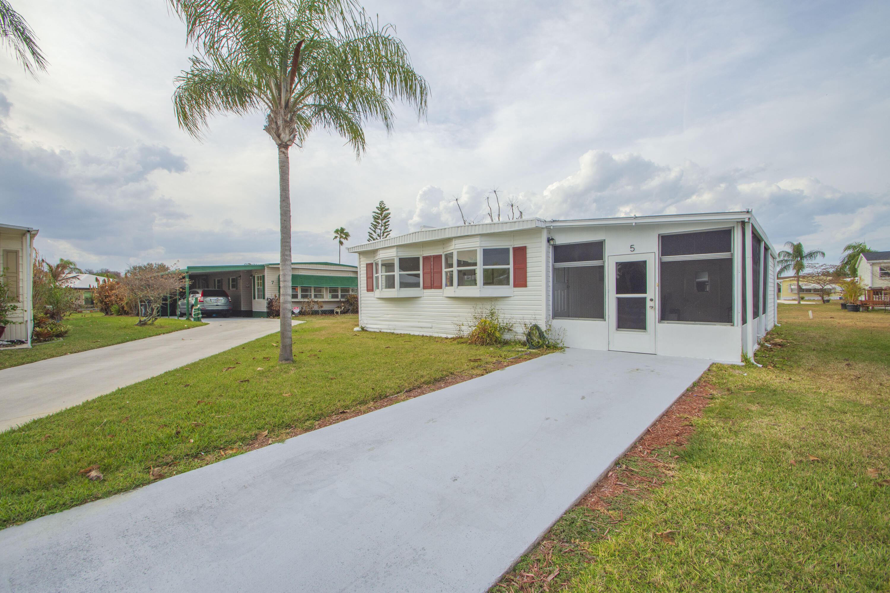 Spanish Lakes Riverfront - Residential