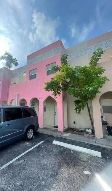 Charming townhome in Opa-locka! Featuring 3 bedrooms and 2.5 bathrooms, this inviting home offers comfort, space, and convenience. With ample parking and easy access from both the front and back entrances, it's a fantastic opportunity for homeowners and investors alike. Plus, it qualifies for conventional financing. Don't miss one of the best deals in the city!