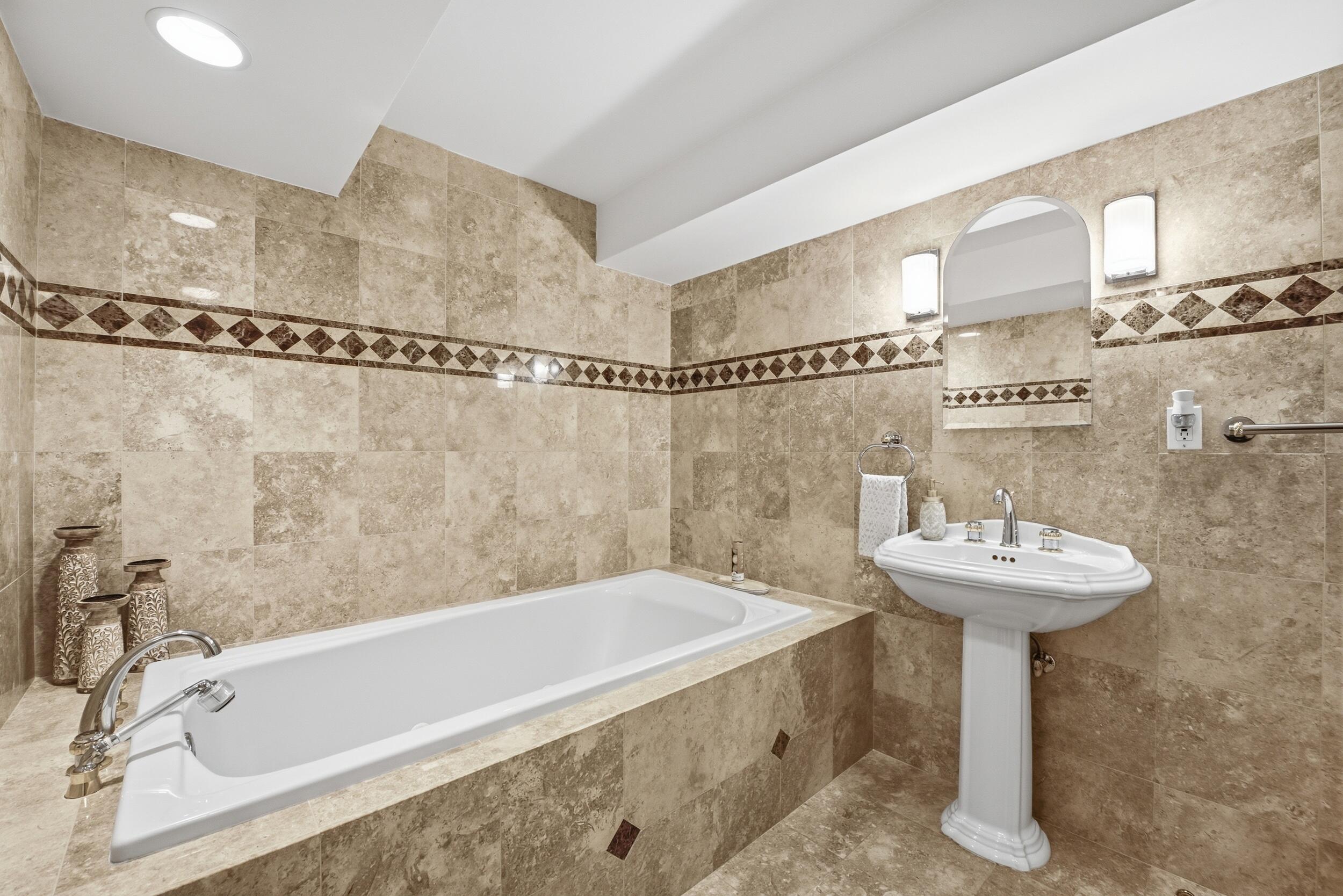 THIRTY TWO HUNDRED CONDO - Residential Lease