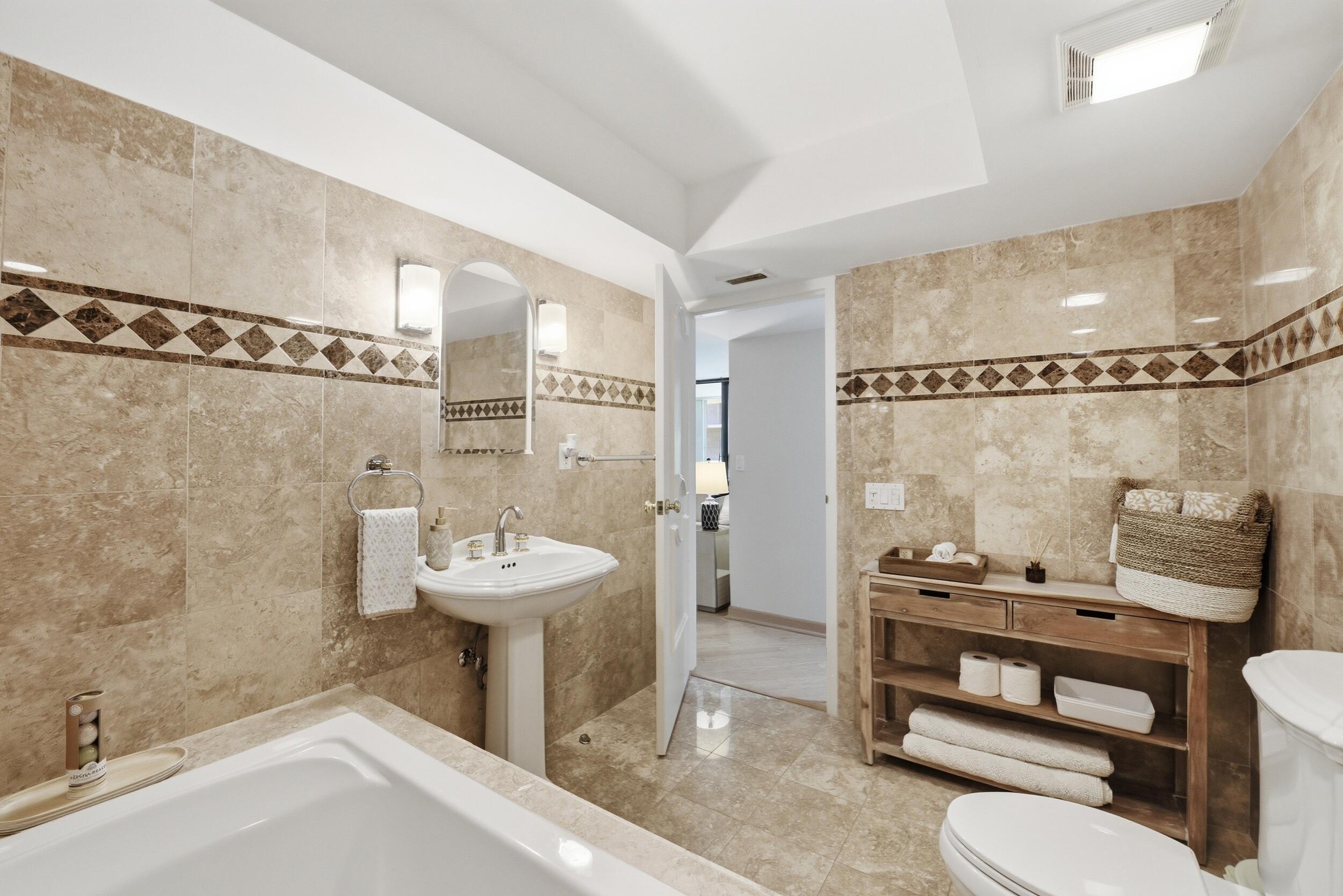 THIRTY TWO HUNDRED CONDO - Residential Lease