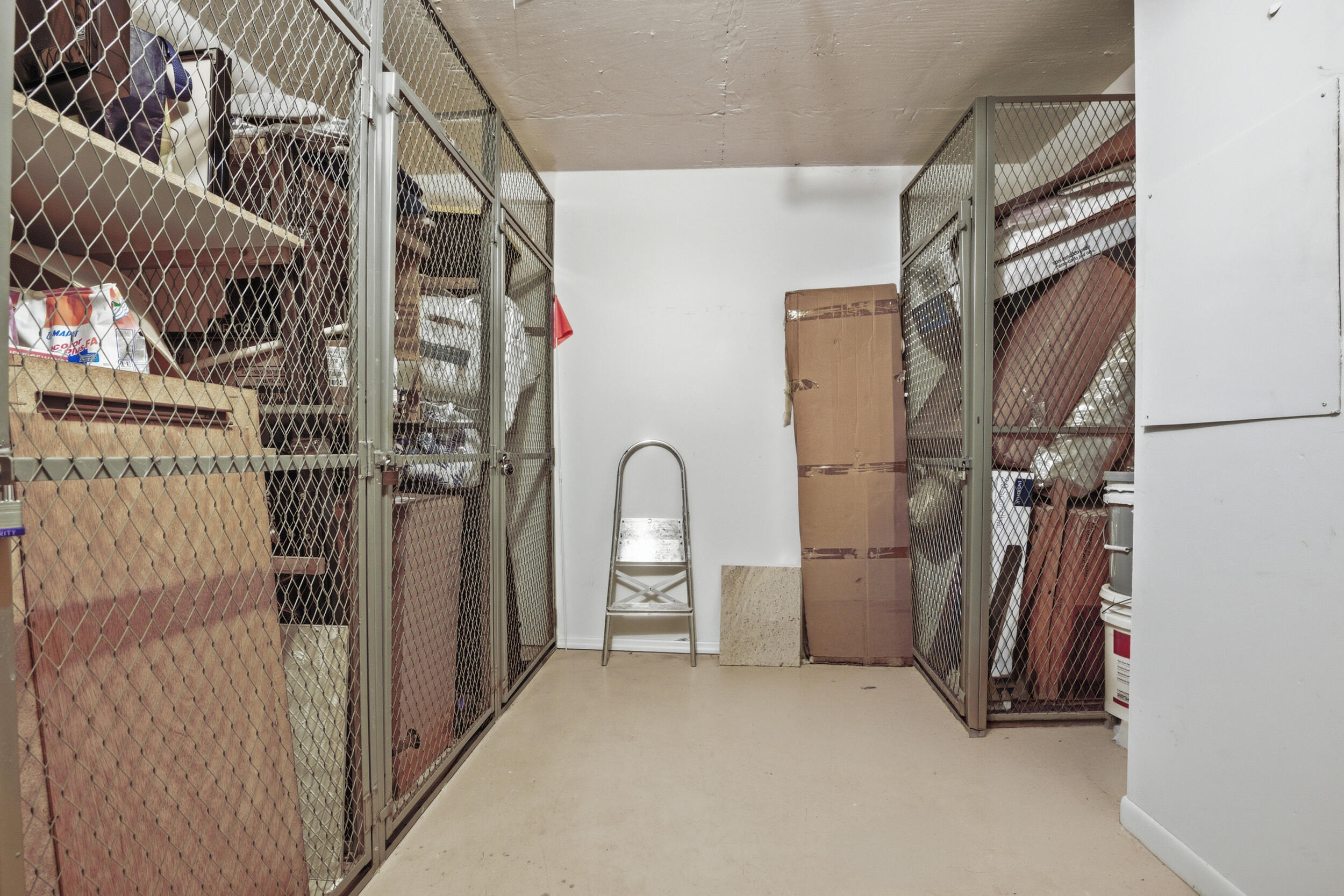 THIRTY TWO HUNDRED CONDO - Residential Lease