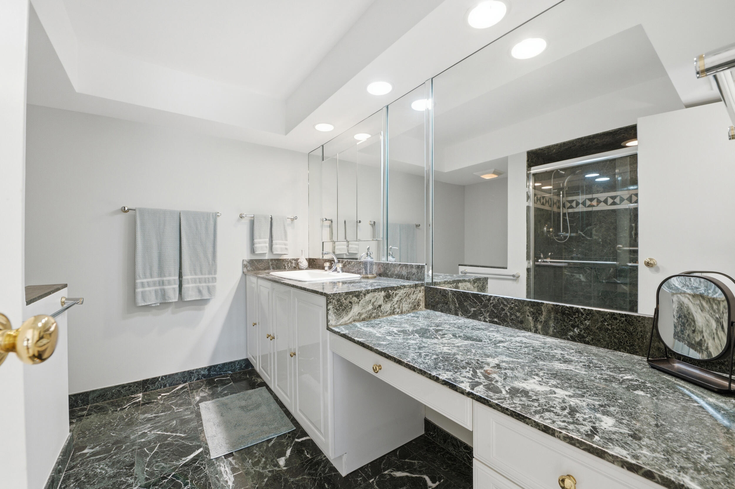 THIRTY TWO HUNDRED CONDO - Residential Lease
