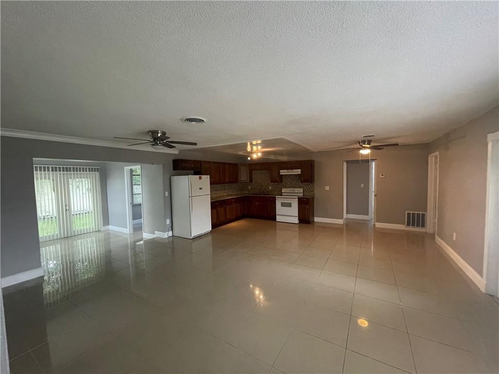Sunrise Golf Village Sec - Residential