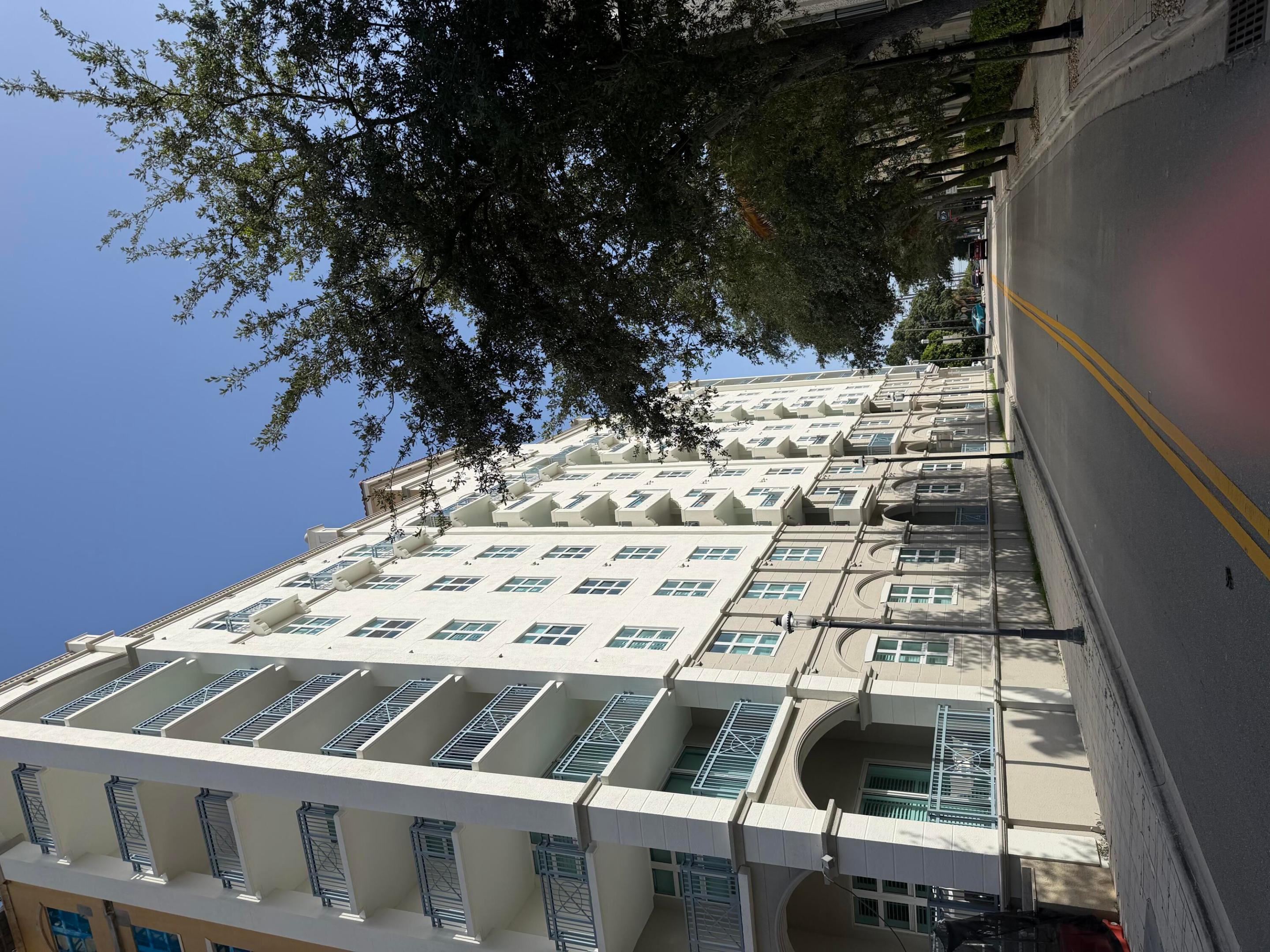 METROPOLITAN CONDO - Residential