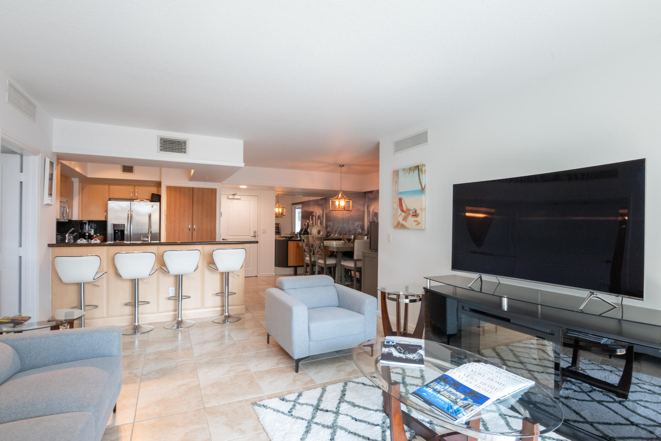 METROPOLITAN CONDO - Residential