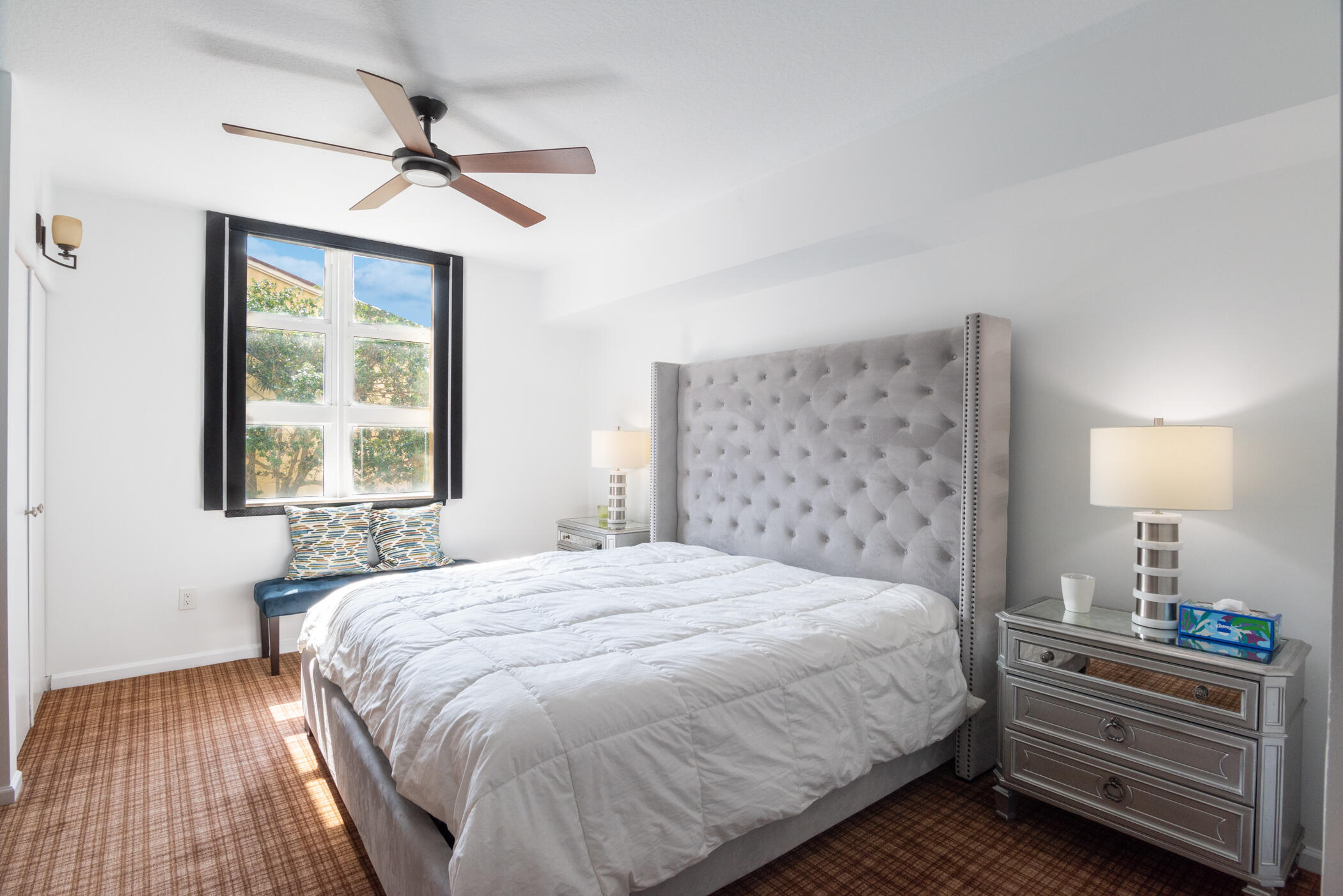 METROPOLITAN CONDO - Residential