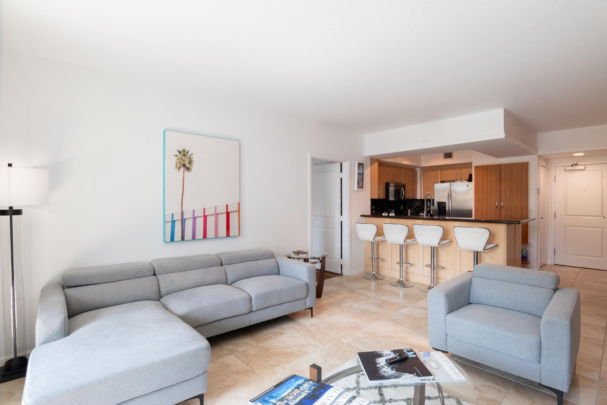 METROPOLITAN CONDO - Residential