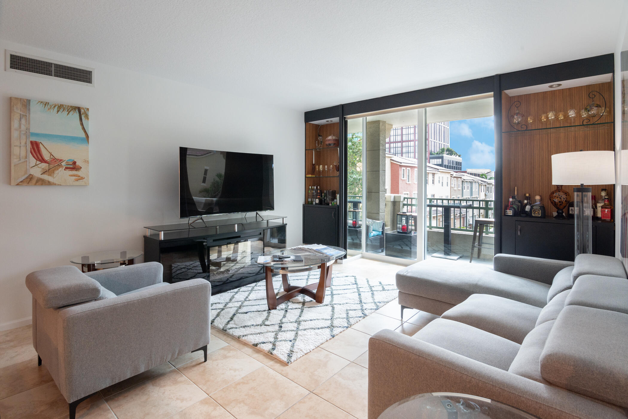 METROPOLITAN CONDO - Residential