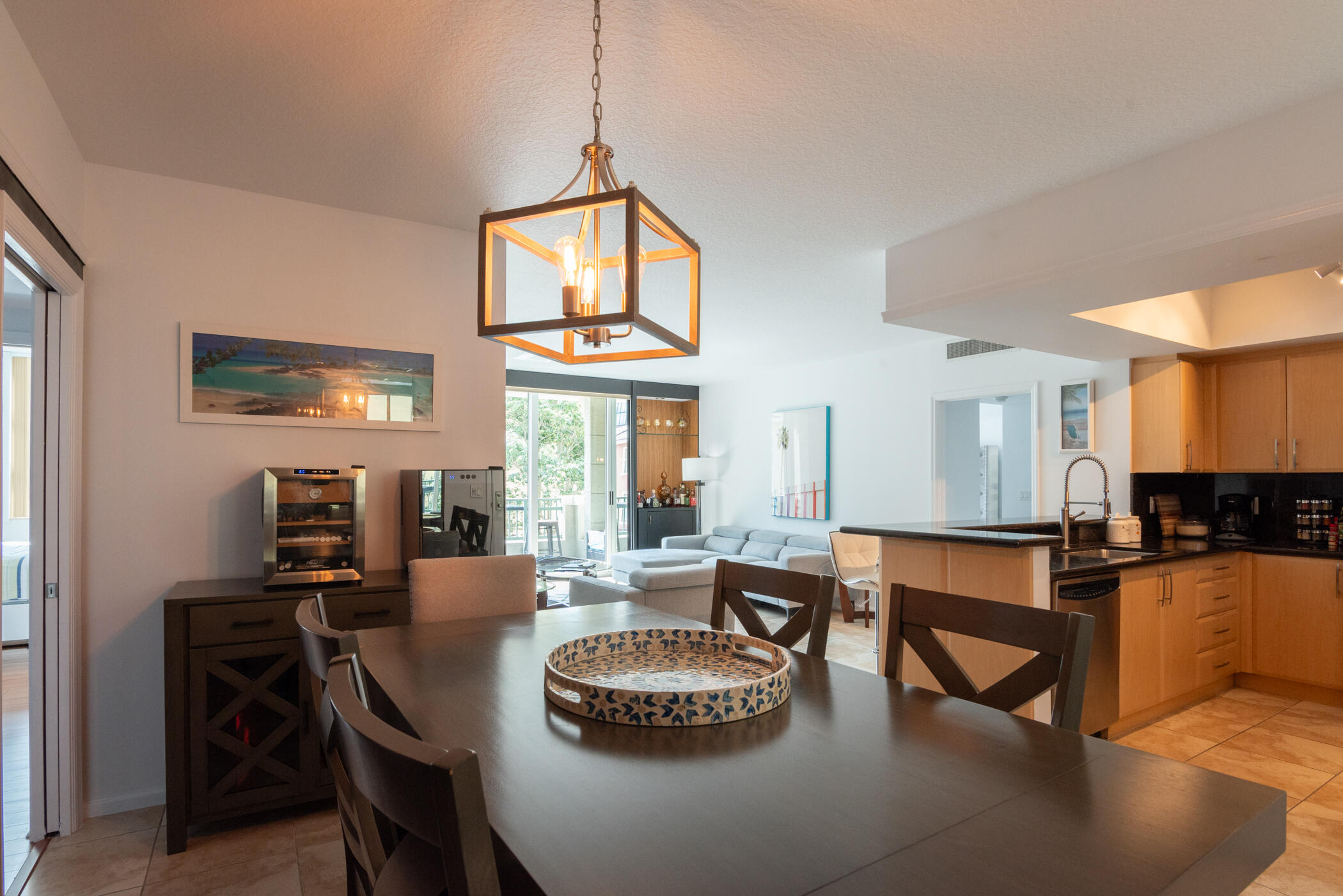 METROPOLITAN CONDO - Residential