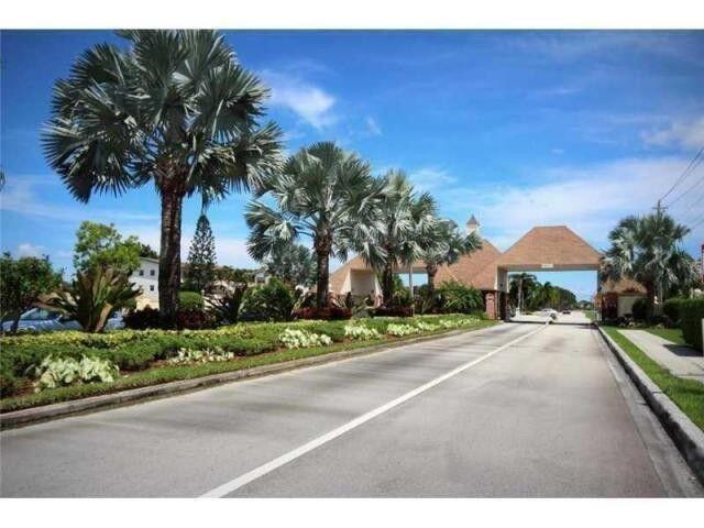 MANSFIELD AT CENTURY VILLAGE CONDO - Residential Lease