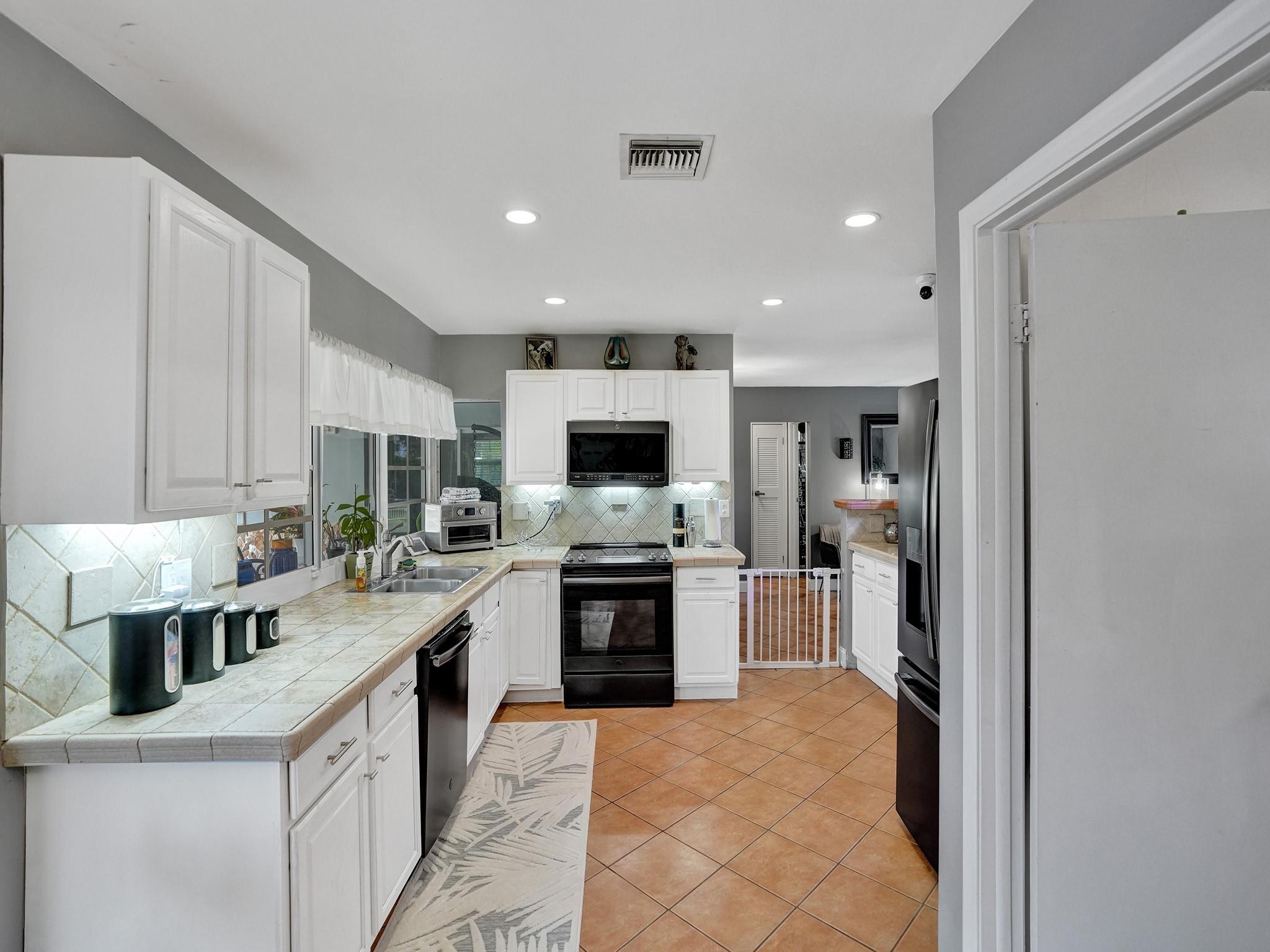 Sunrise Golf Village Sec - Residential