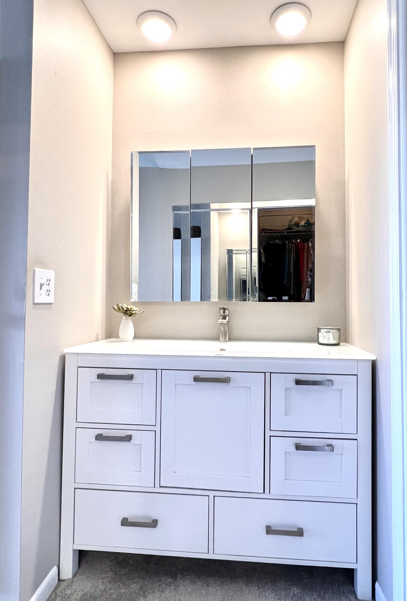 PARADISE HARBOUR CONDO - Residential