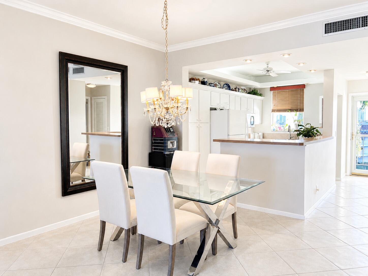 PARADISE HARBOUR CONDO - Residential