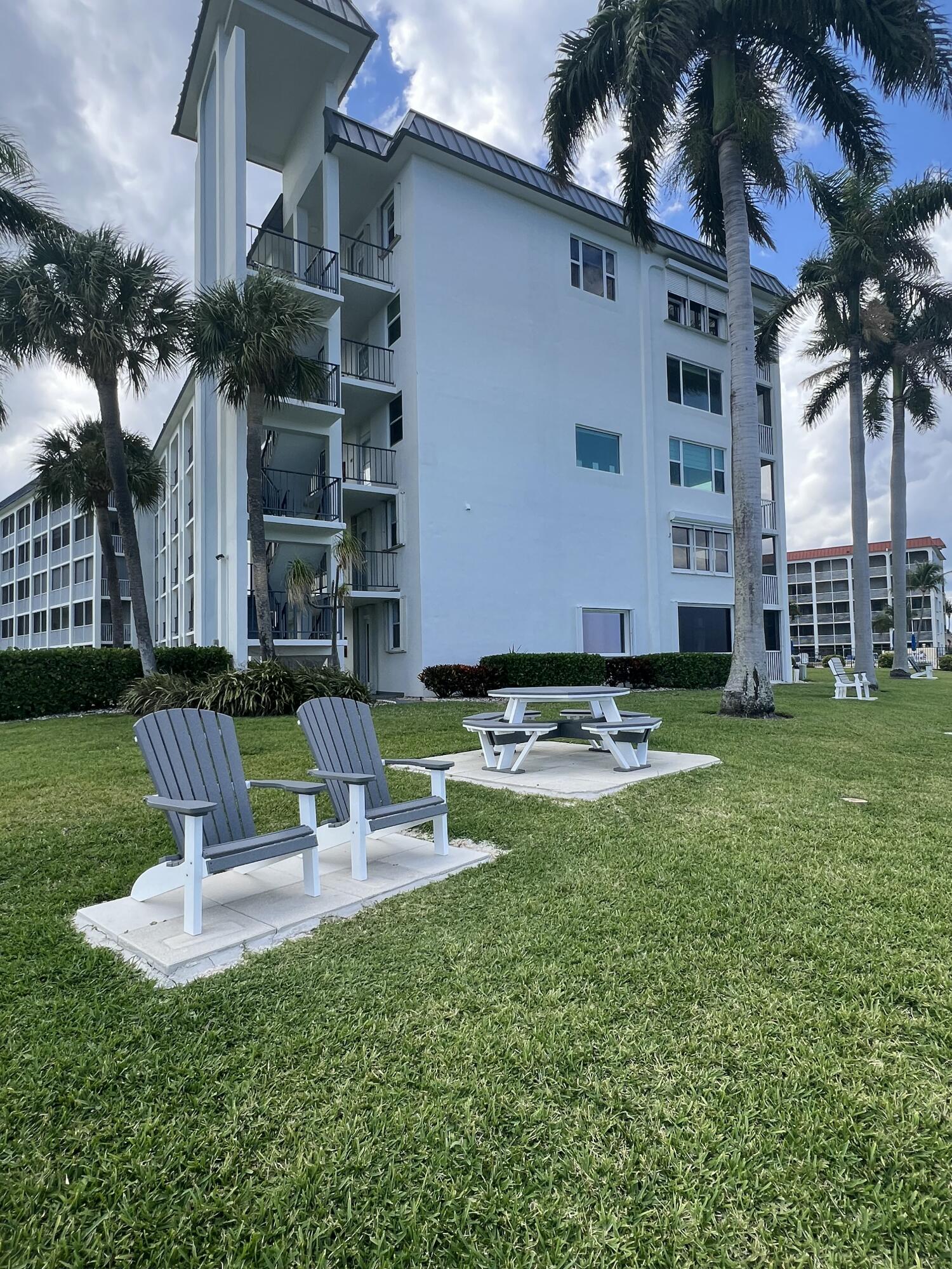 PARADISE HARBOUR CONDO - Residential