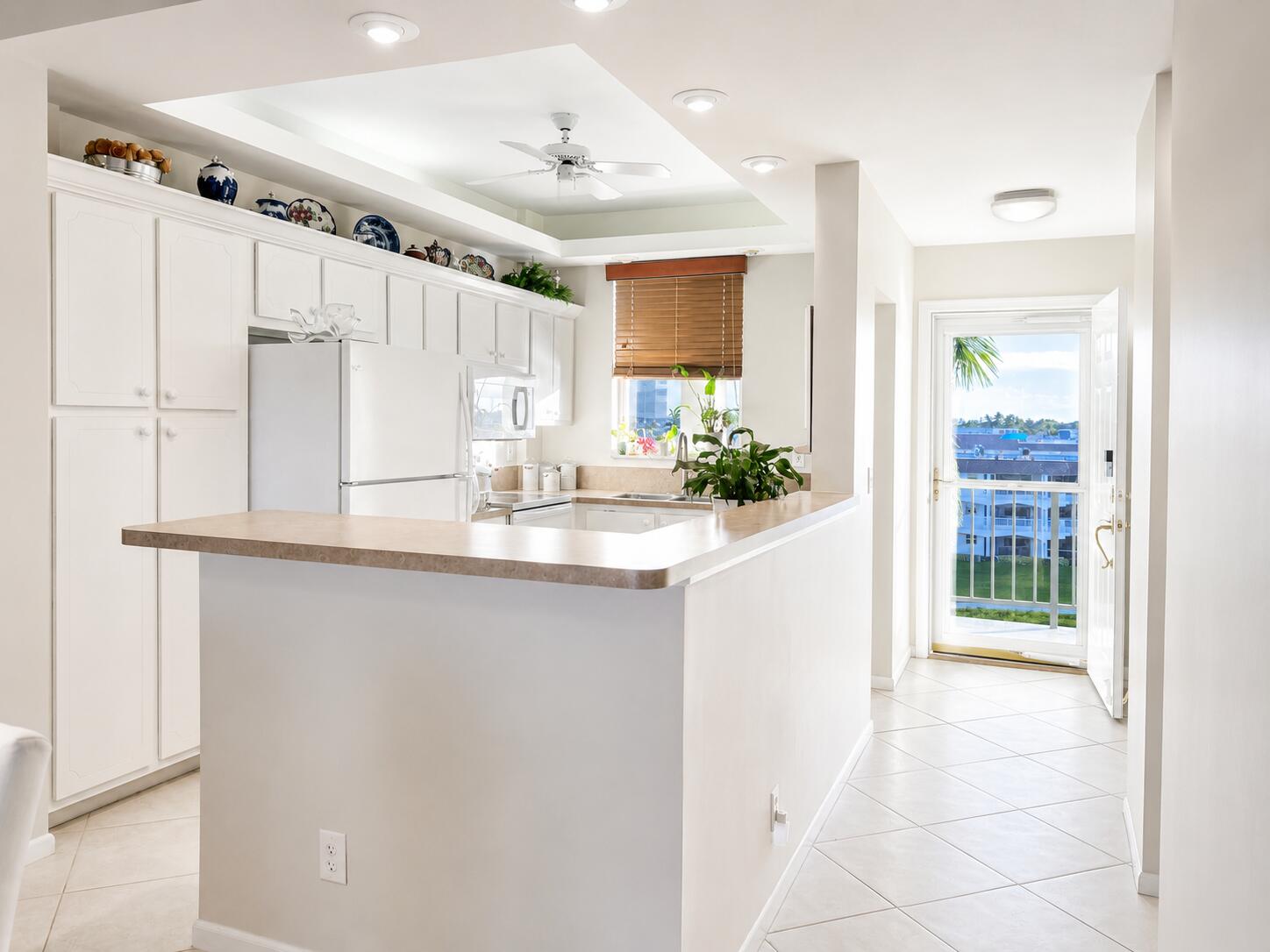 PARADISE HARBOUR CONDO - Residential