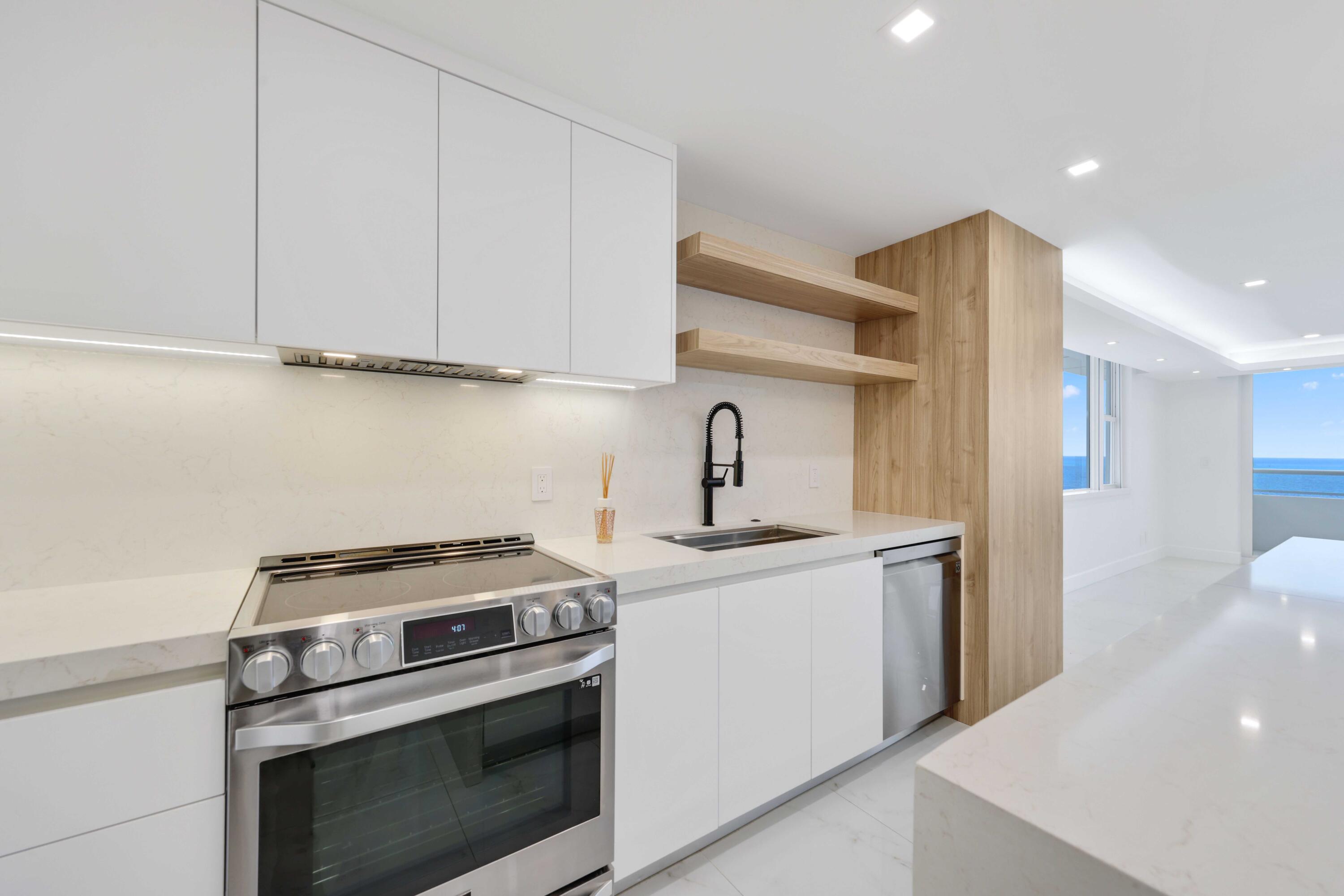 ILLINI CONDO - Residential