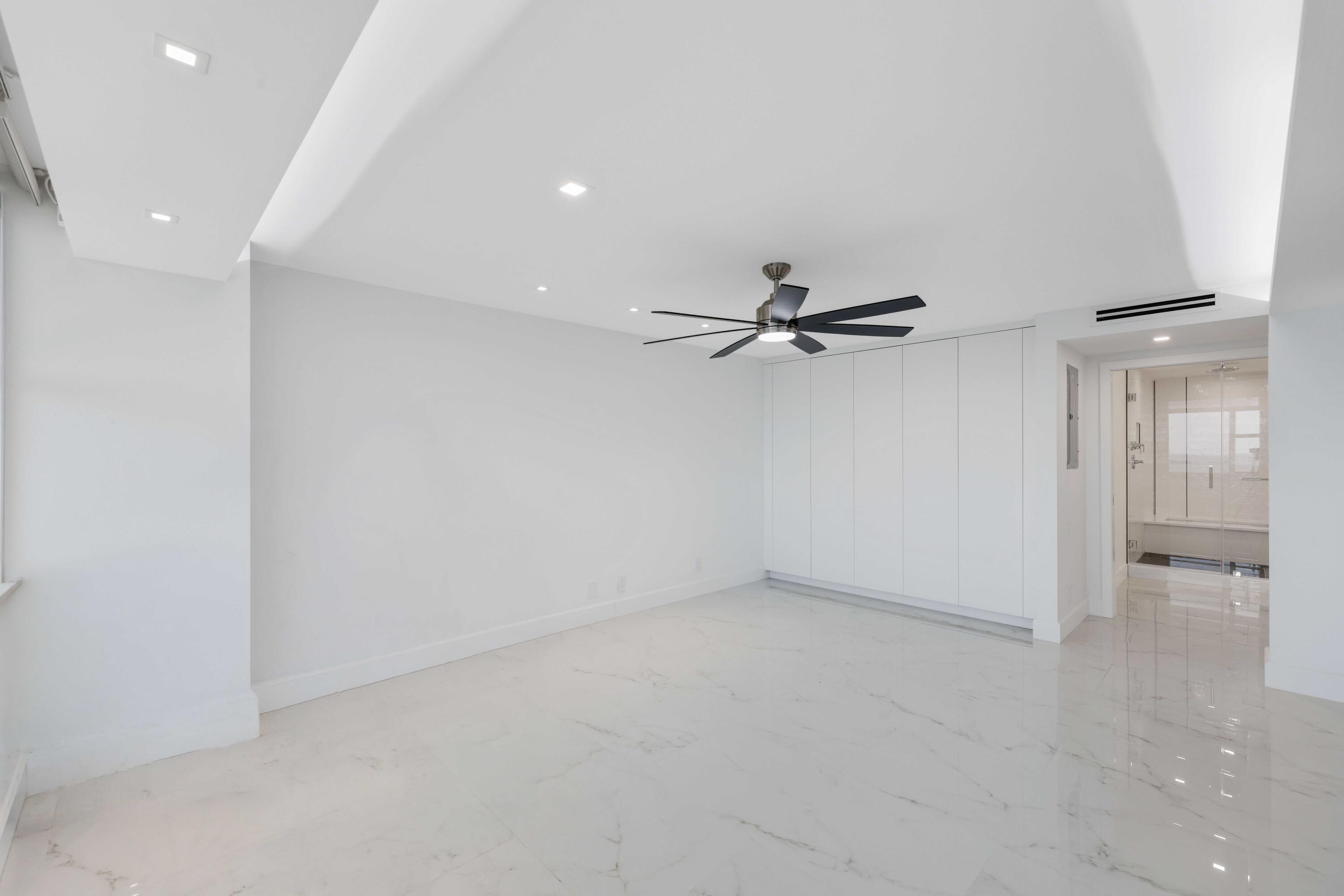ILLINI CONDO - Residential