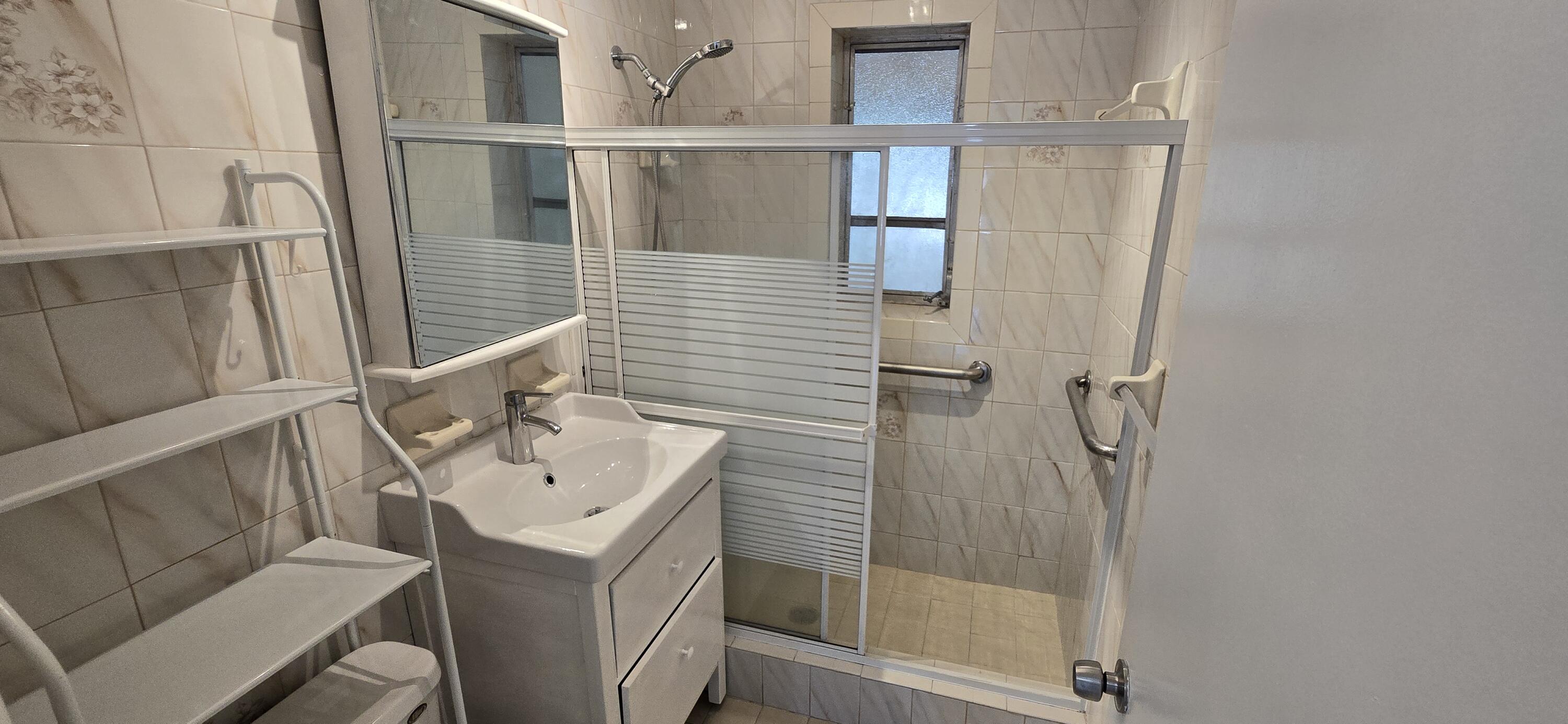 DE CARLO SUB - Residential Lease
