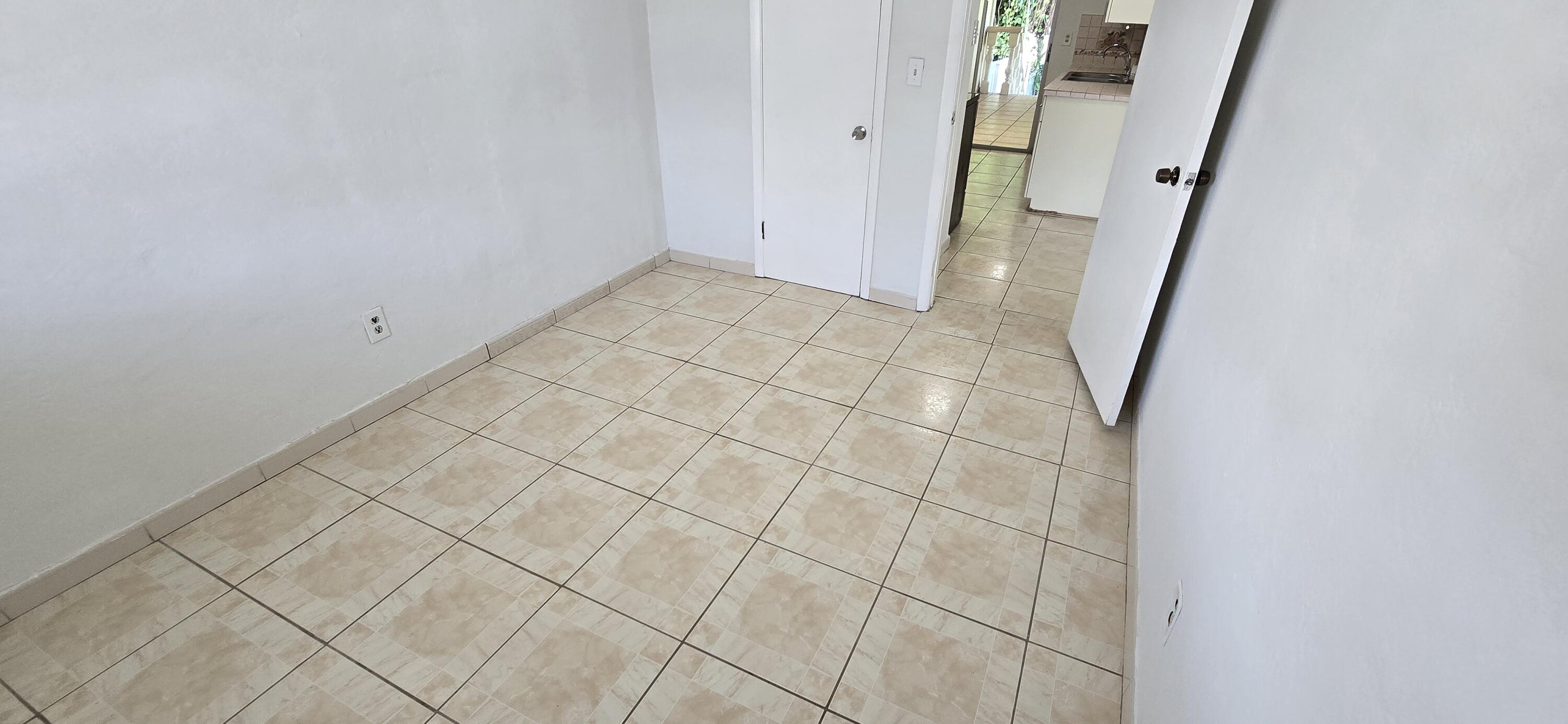 DE CARLO SUB - Residential Lease