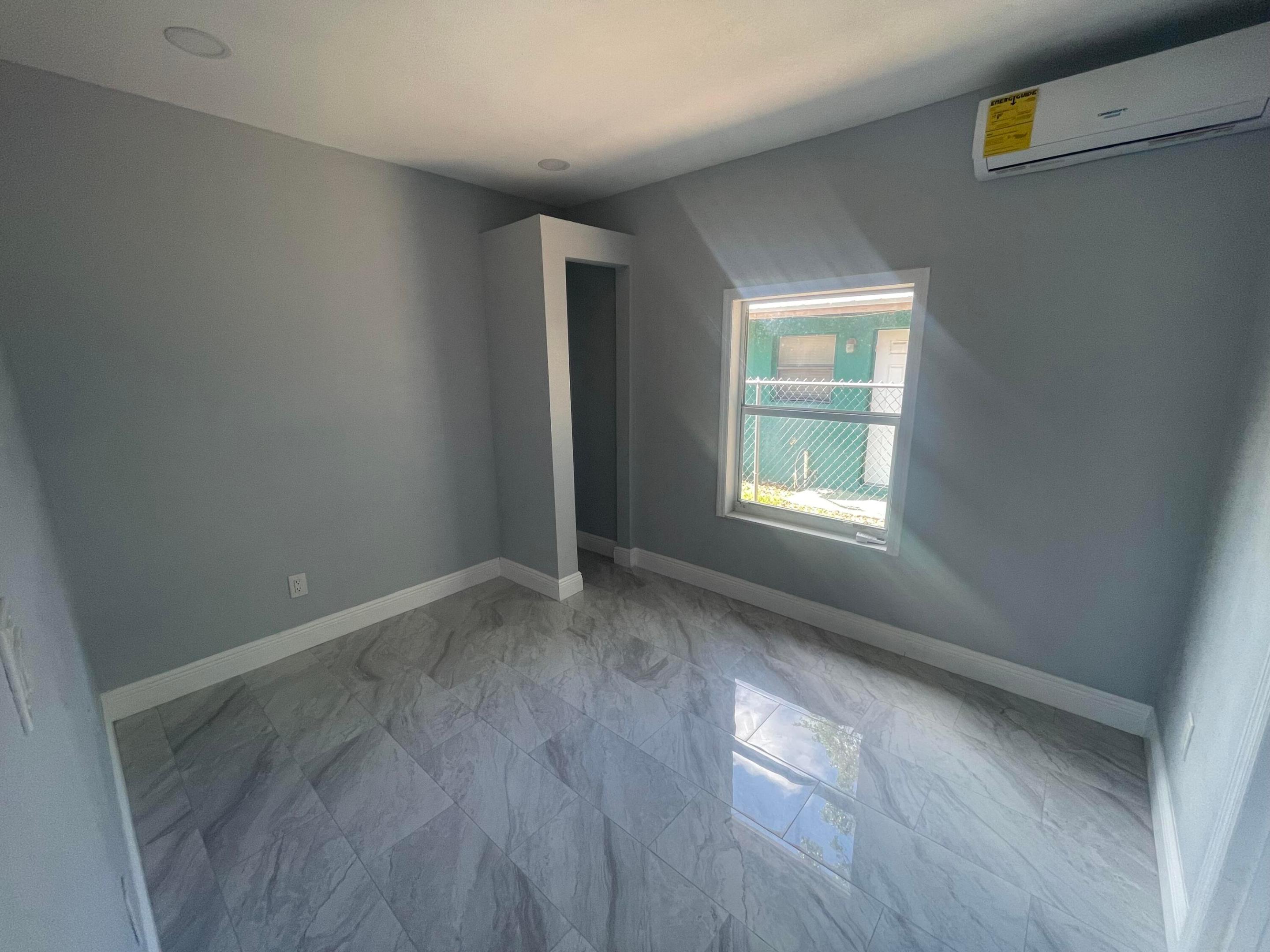 LINCOLN PARK NO 2 - Residential Lease