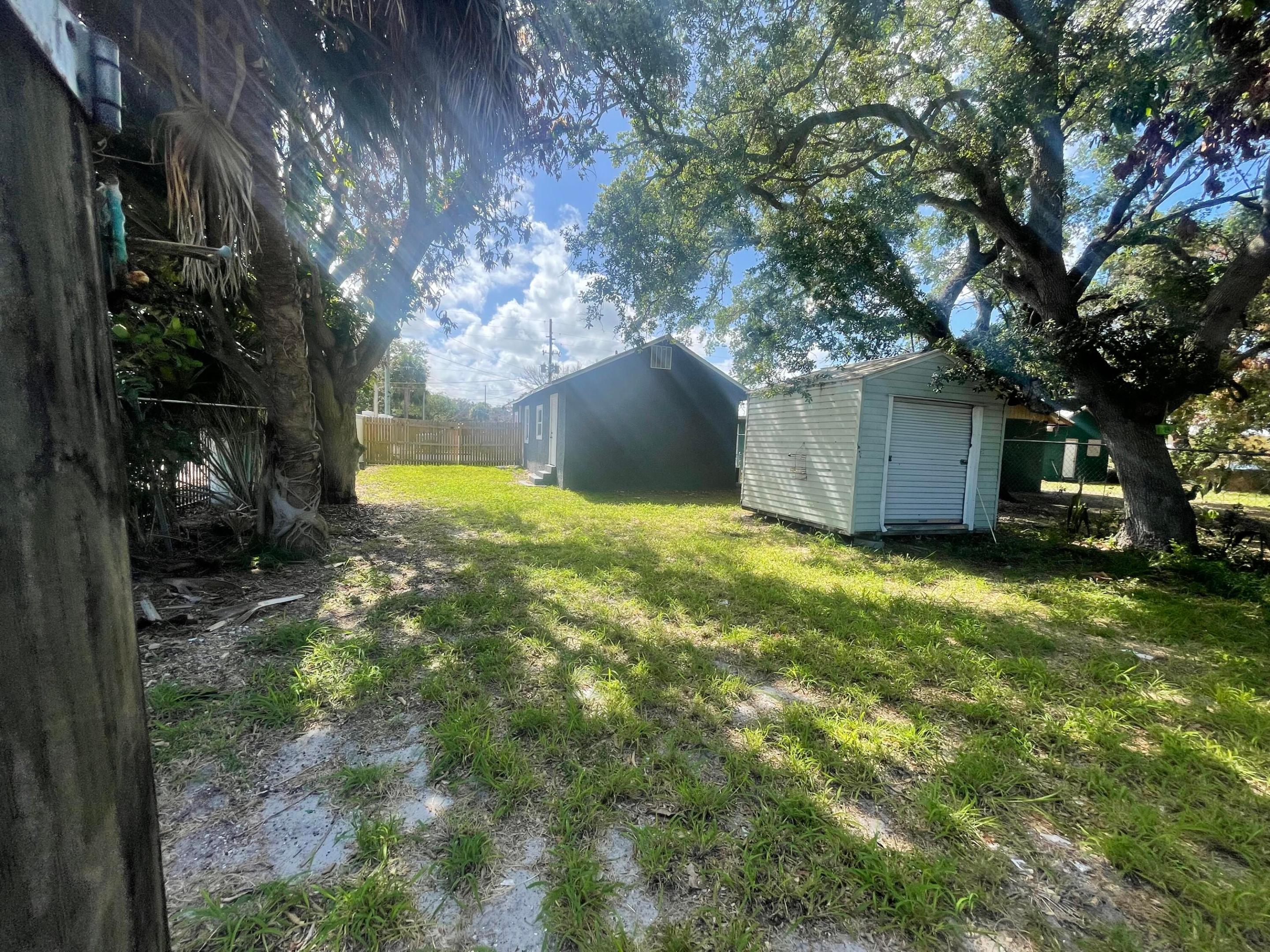 LINCOLN PARK NO 2 - Residential Lease