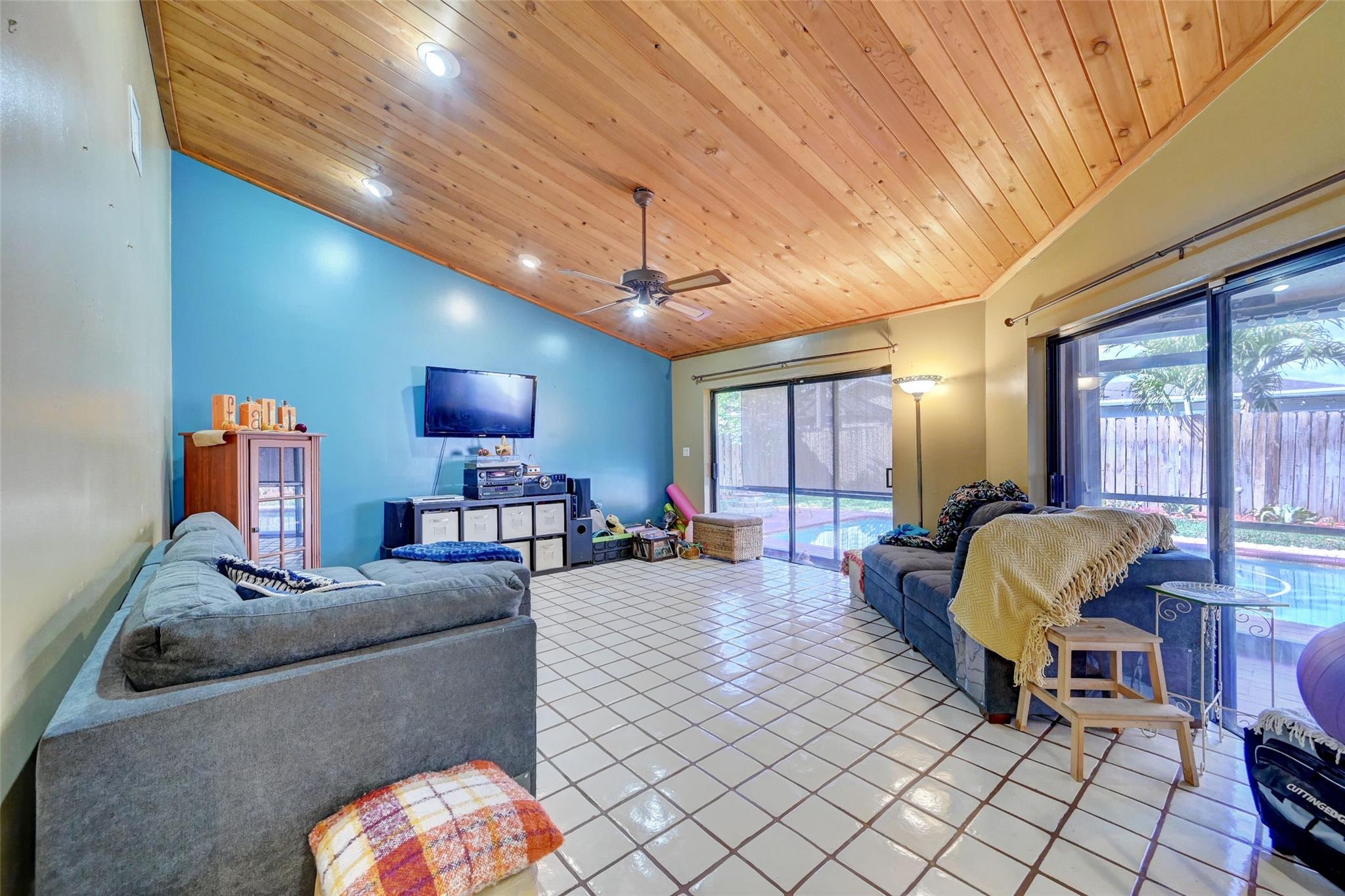 MARCANO ESTATES - Residential