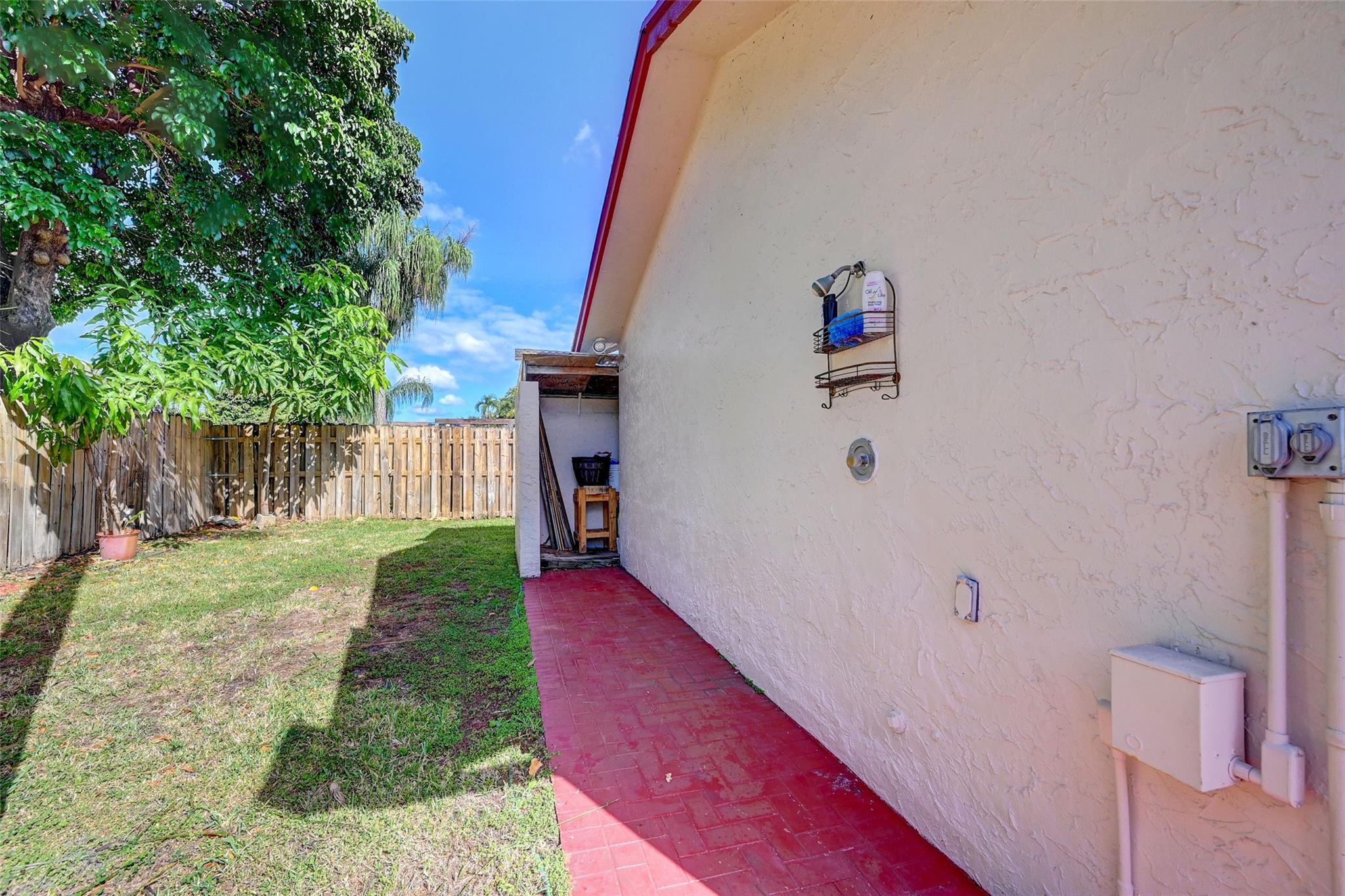 MARCANO ESTATES - Residential