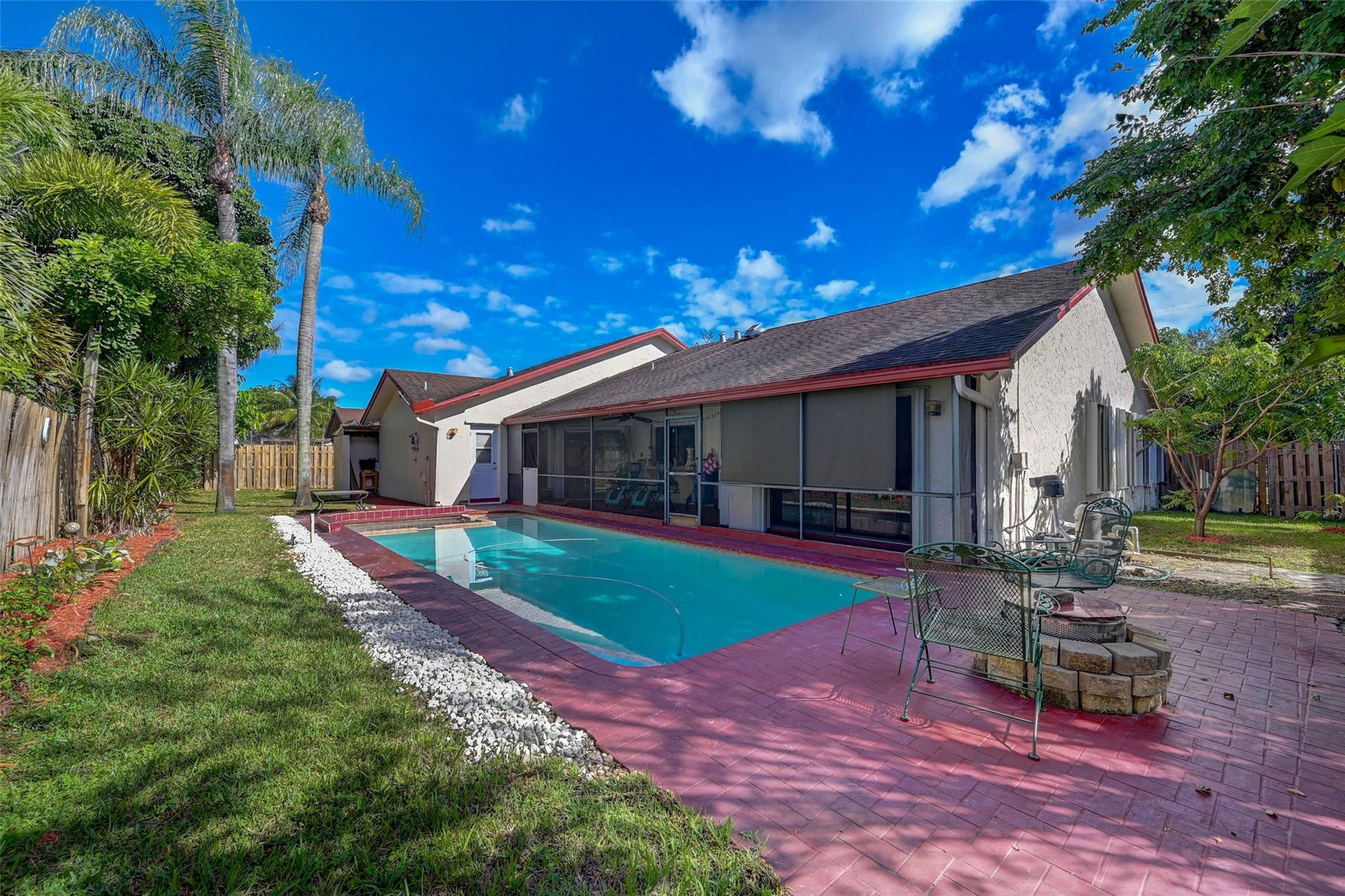 MARCANO ESTATES - Residential