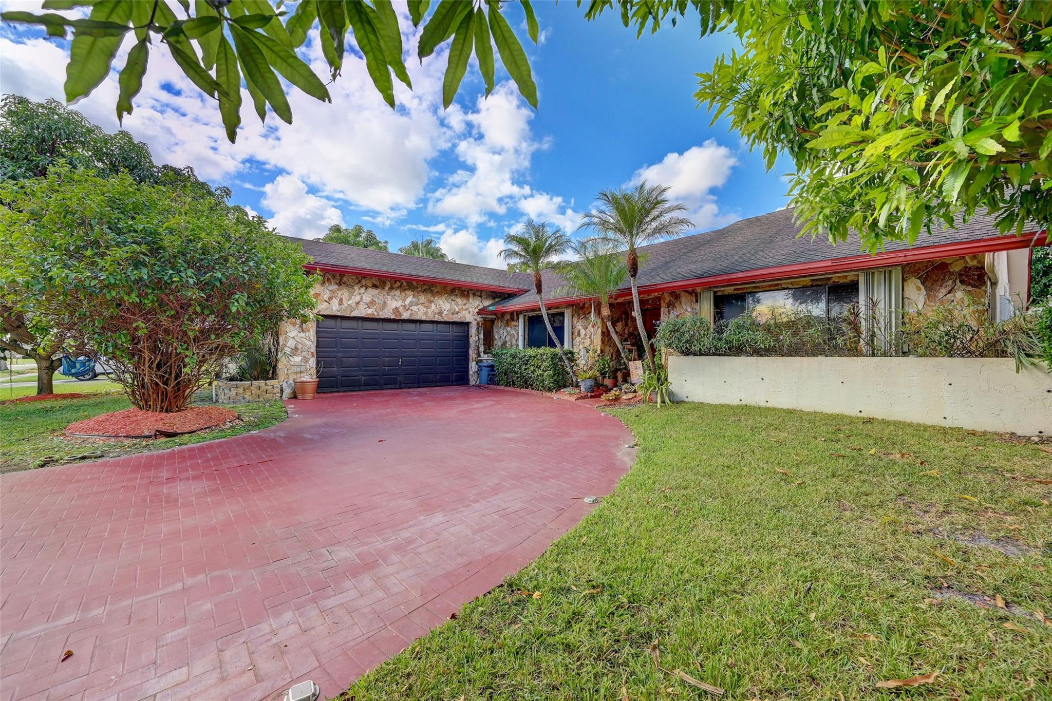 MARCANO ESTATES - Residential