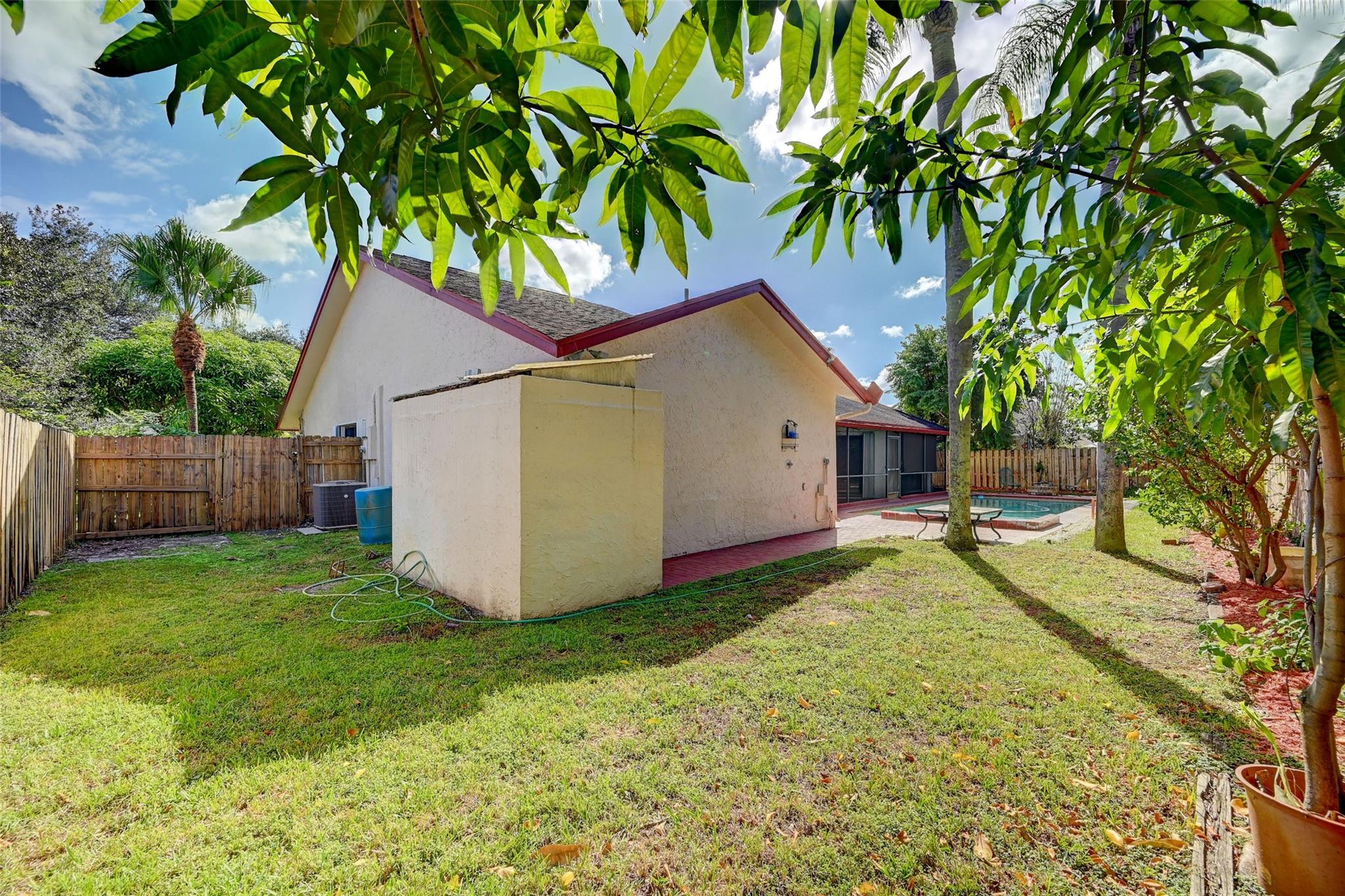 MARCANO ESTATES - Residential