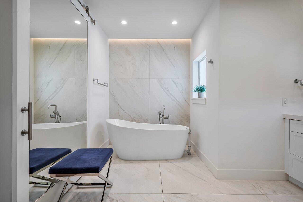 DELRAY LAKES EST - Residential
