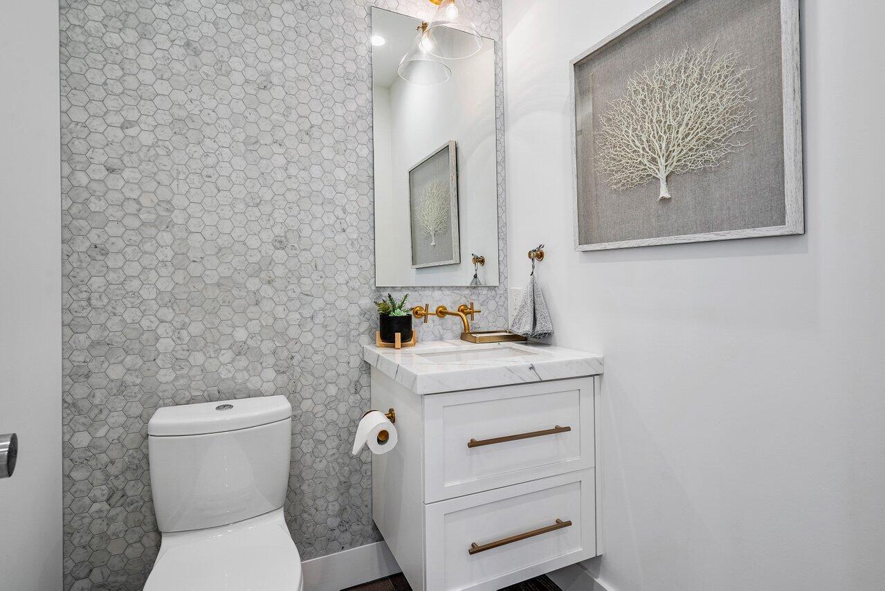 DELRAY LAKES EST - Residential