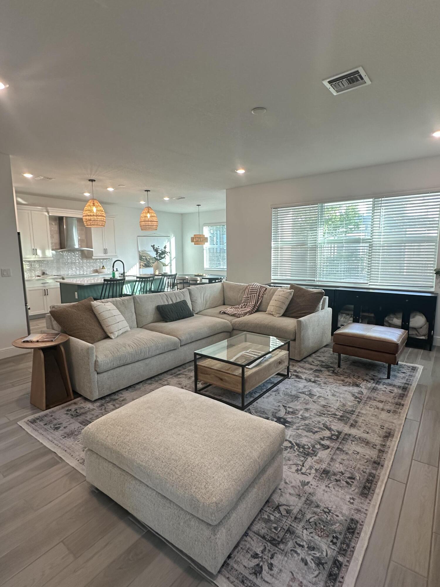 CRYSTAL LAKE 1ST SEC 58-39 B - Residential